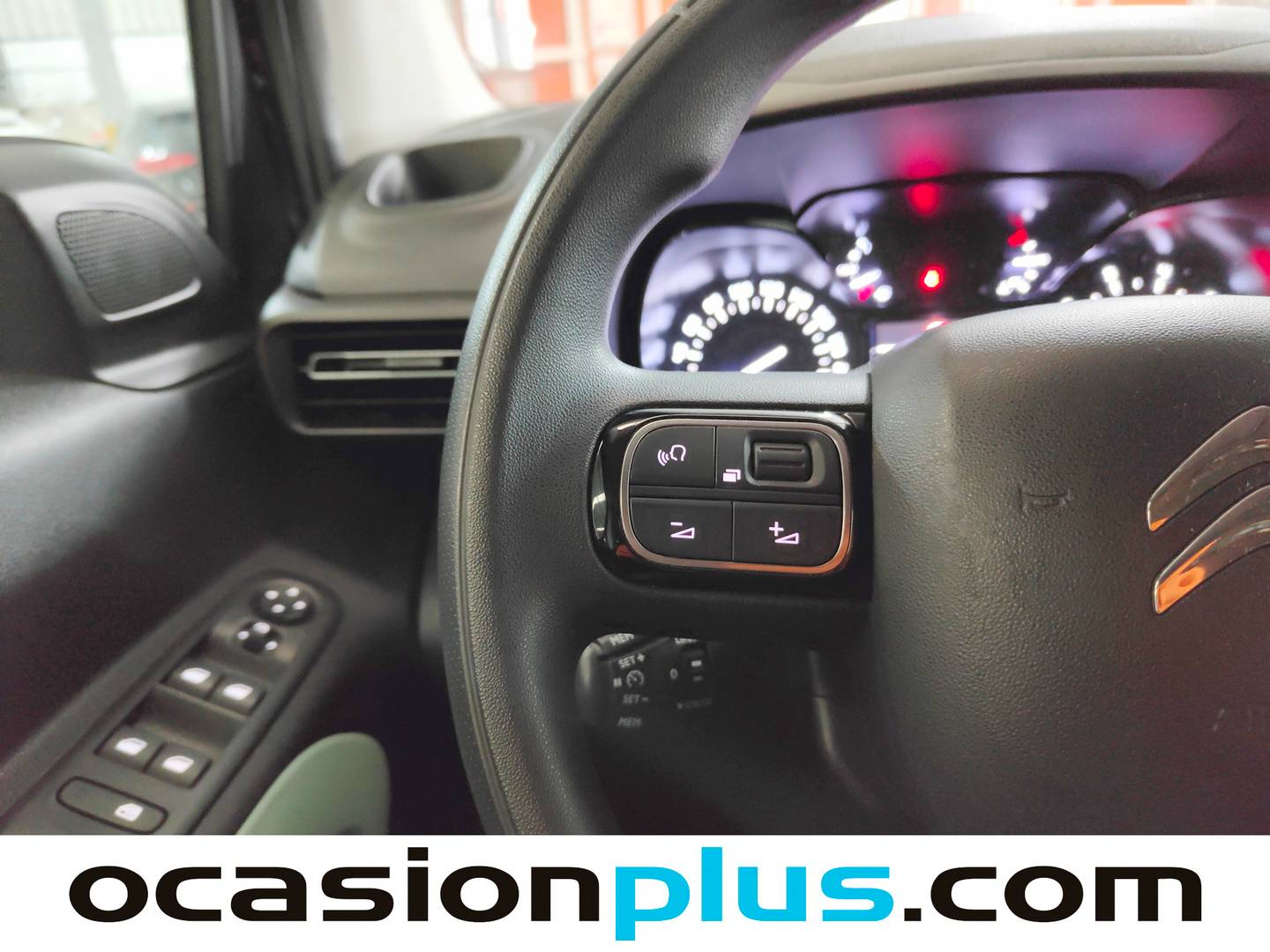 Foto Citroën Berlingo Citroen Berlingo Combi BlueHDi 100 S&S Talla M 100 Años (102 CV)