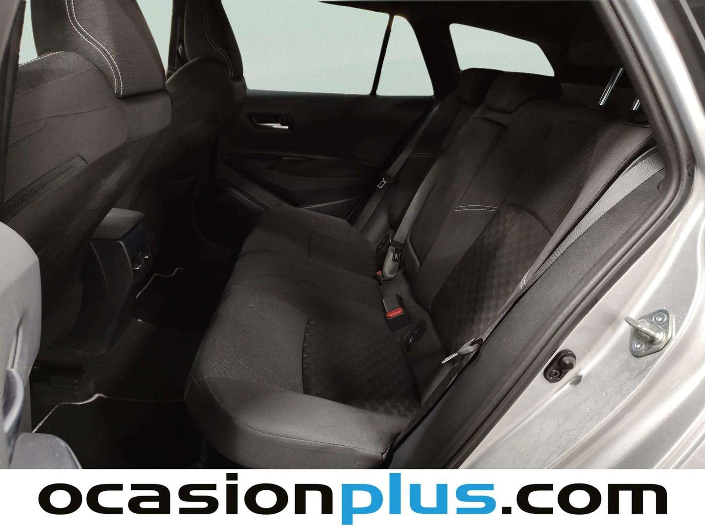 Foto asientos traseros Toyota Corolla Toyota Corolla 140H Active Plus Touring Sport  (140 CV)