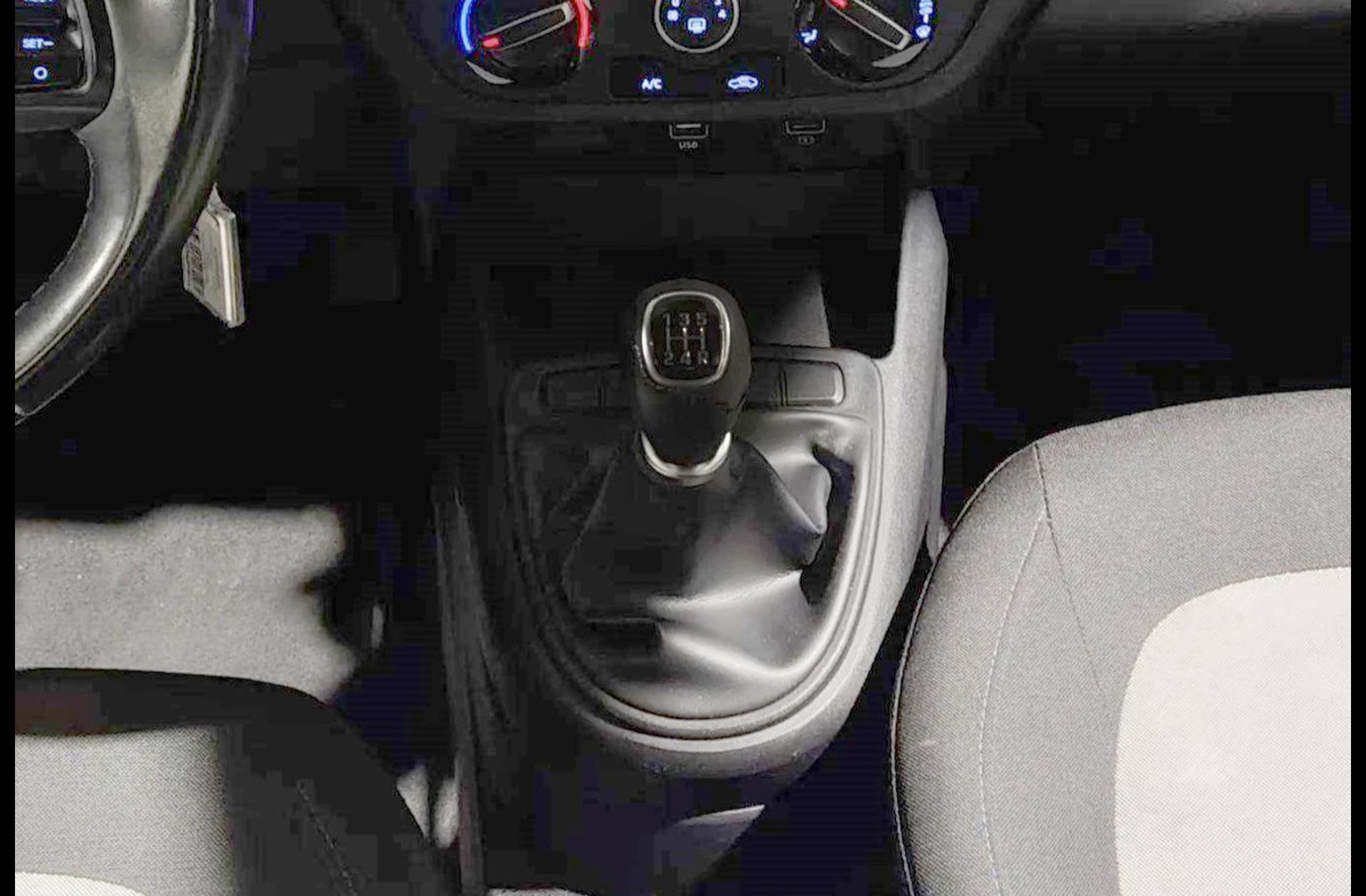 Hyundai i10 1.0 Klass - foto 5