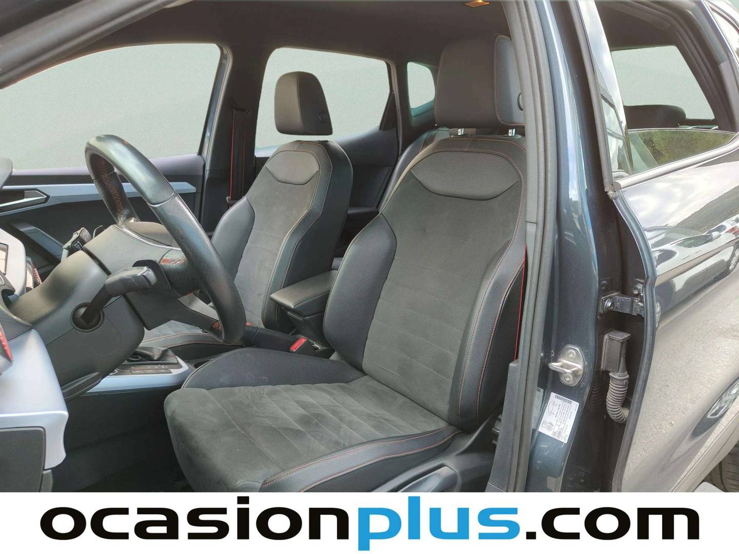Foto asientos delanteros Seat Arona Seat Arona 1.5 TSI S&S FR XL DSG (150 CV)