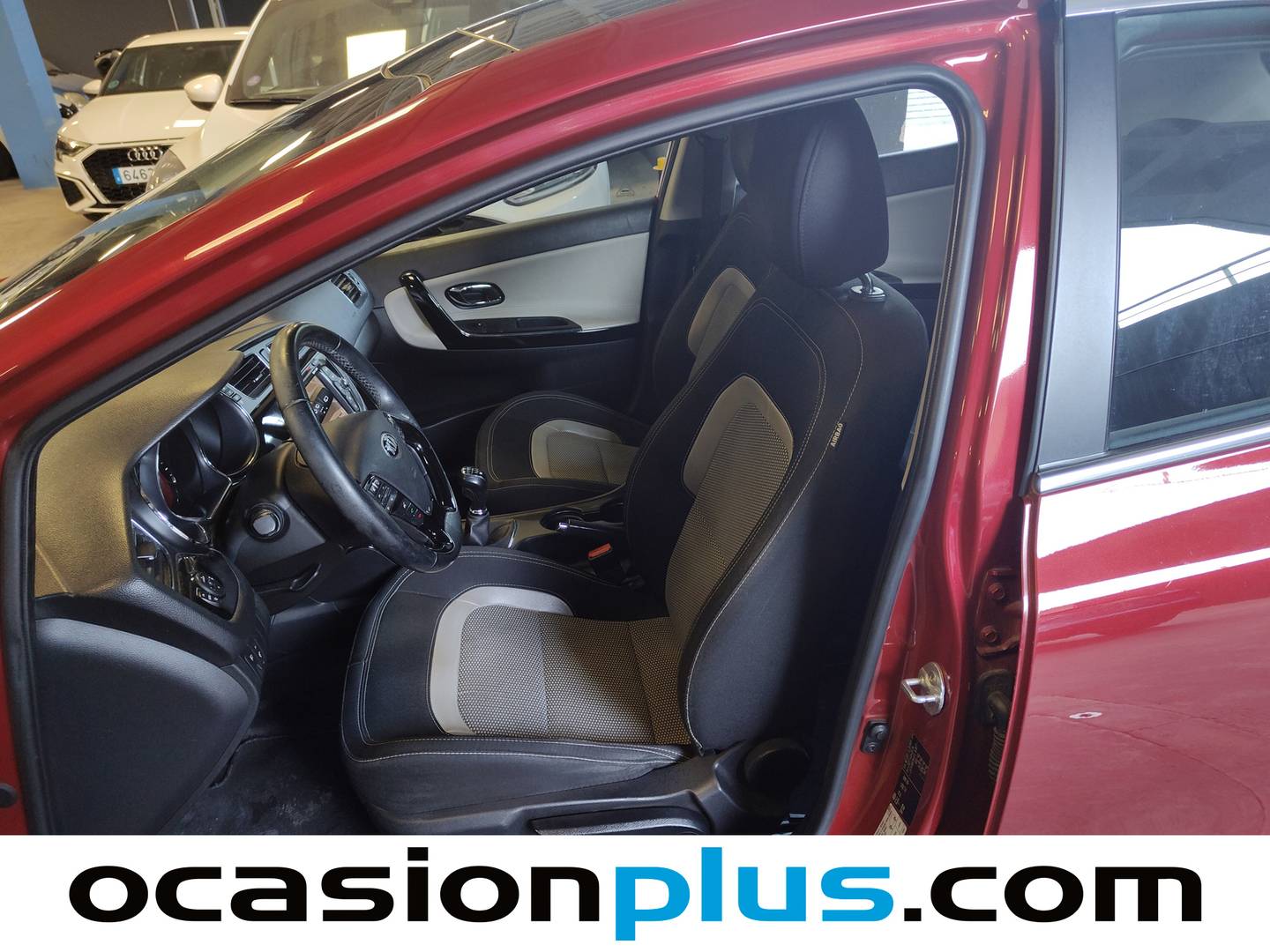 Foto asientos delanteros KIA Ceed KIA Ceed 1.4 CRDi WGT Maracana (90 CV)