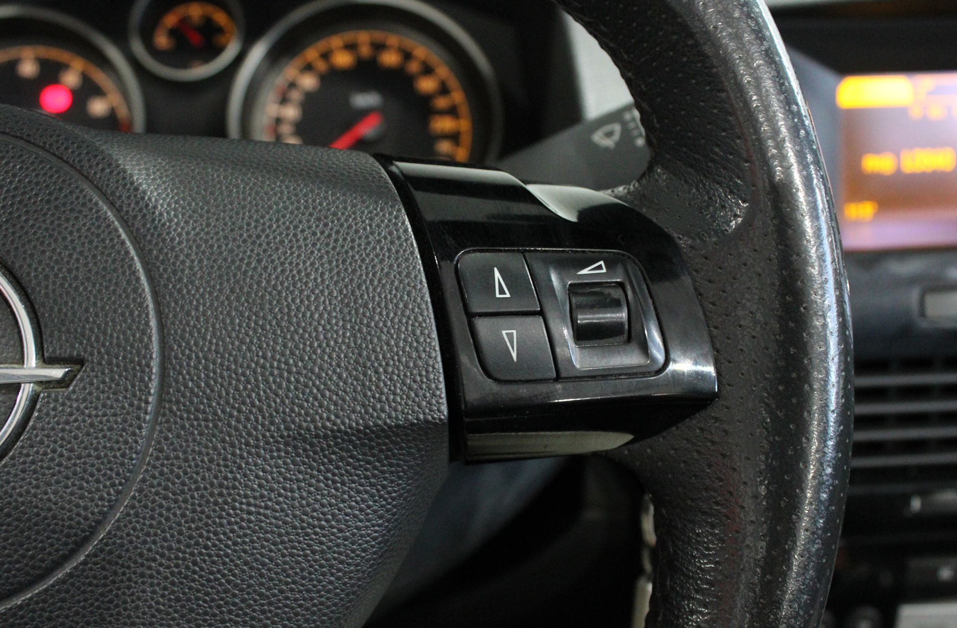 Opel Astra 1.8 Twin Top Cosmo - foto 24