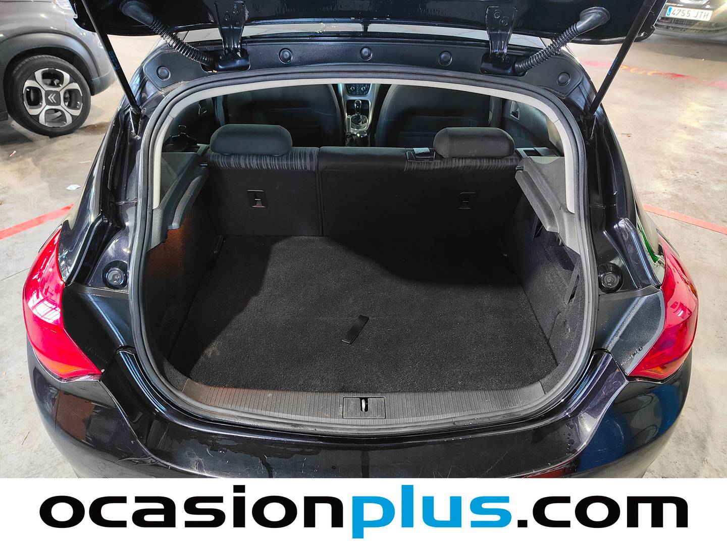 Fotos maletero Opel Astra Opel Astra 1.6 Enjoy (115 CV)