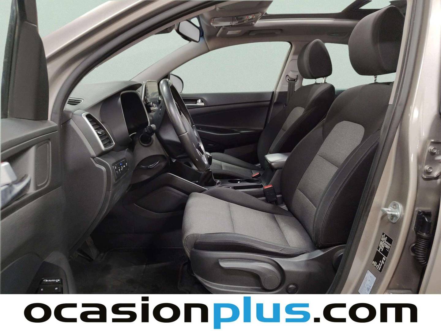 Foto asientos delanteros Hyundai Tucson Hyundai Tucson 1.6 CRDI 48V Tecno Sky Safe 4x2 (116 CV)