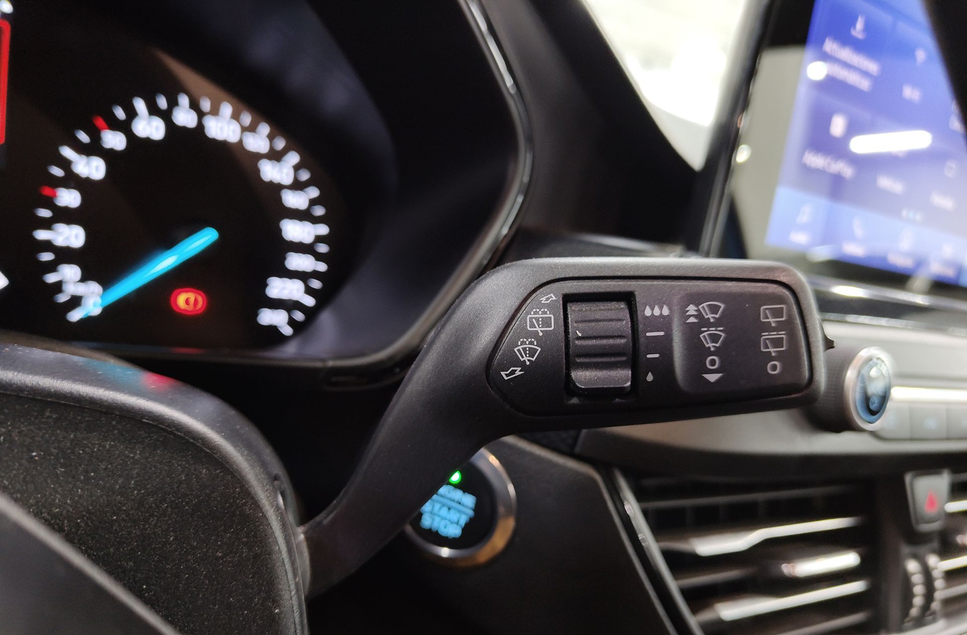 Ford Focus 1.0 EcoBoost MHEV ST-Line - foto 28