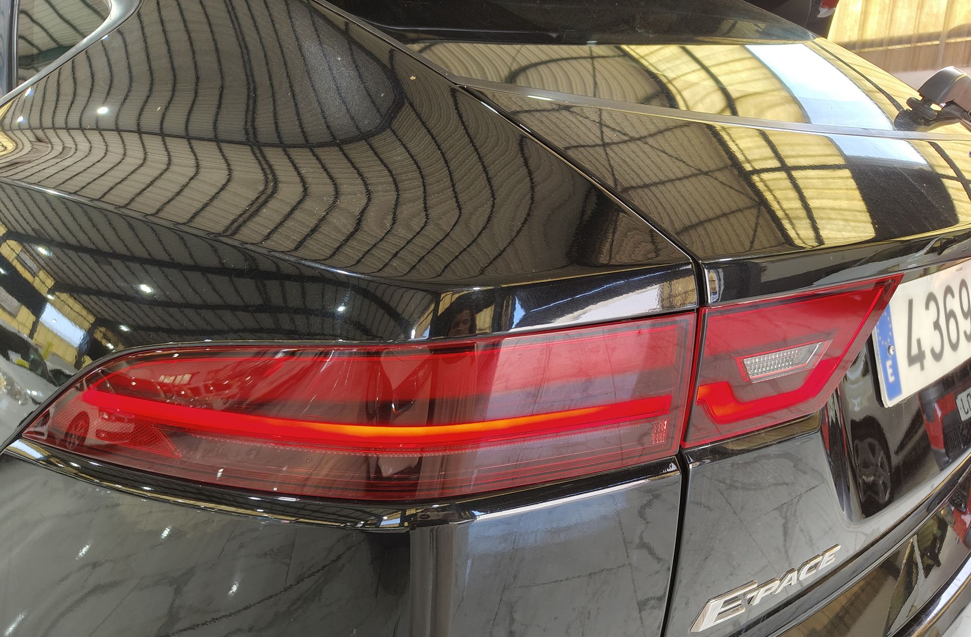 Jaguar E-Pace 2. R-Dynamic SE 4WD - foto 16