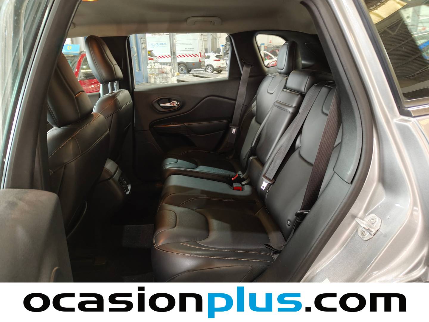 Foto asientos traseros Jeep Cherokee Jeep Cherokee 2.2 CRD Longitude Auto 4x4 AD I (185 CV)