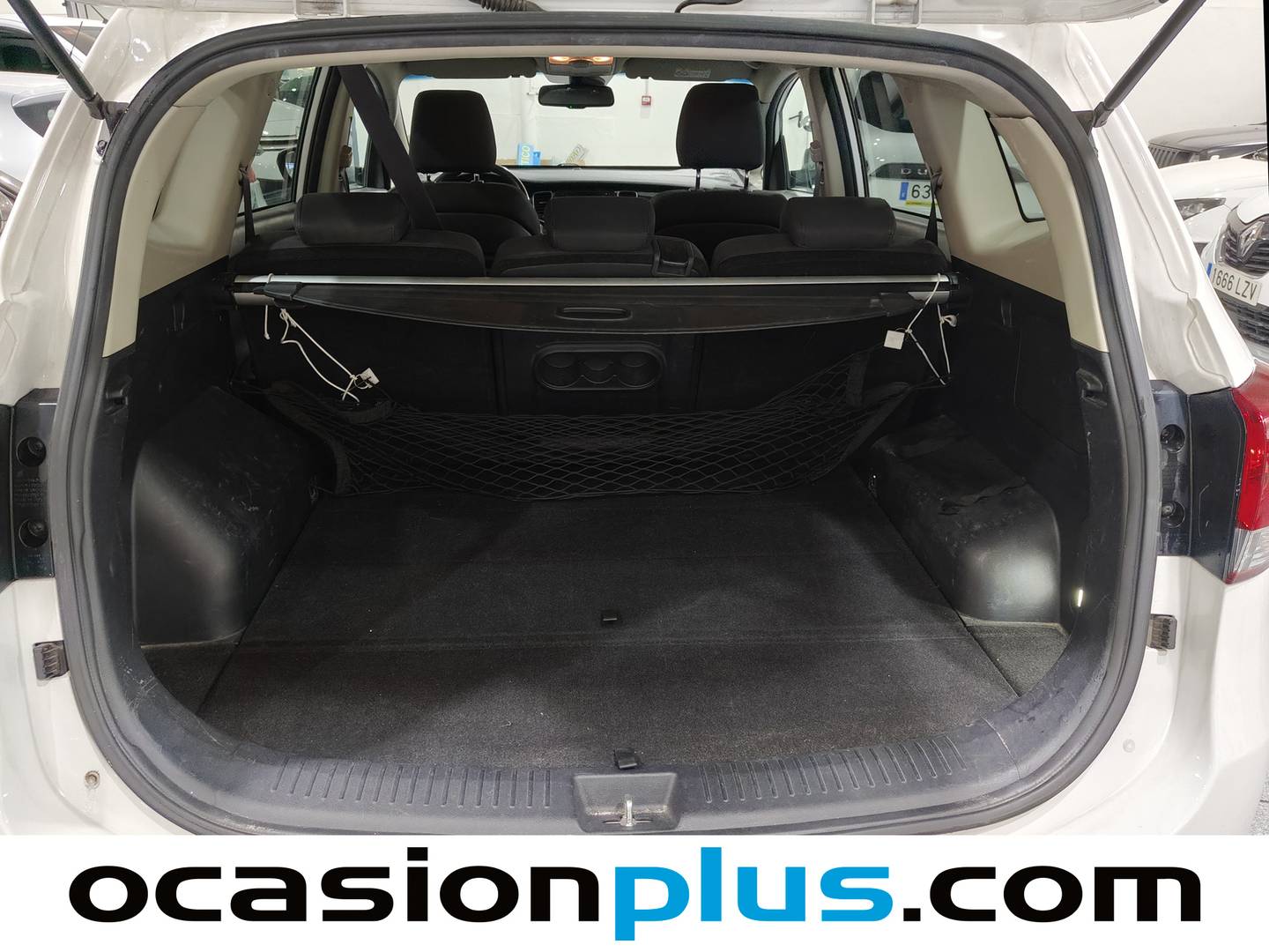 Fotos maletero KIA Carens KIA Carens 1.6 GDi UEFA Euro 2016 Eco-Dynamics (135 CV)