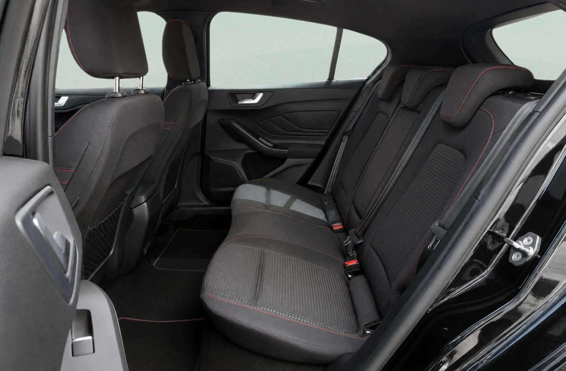 Ford Focus 1.0 EcoBoost MHEV ST-Line - foto 13