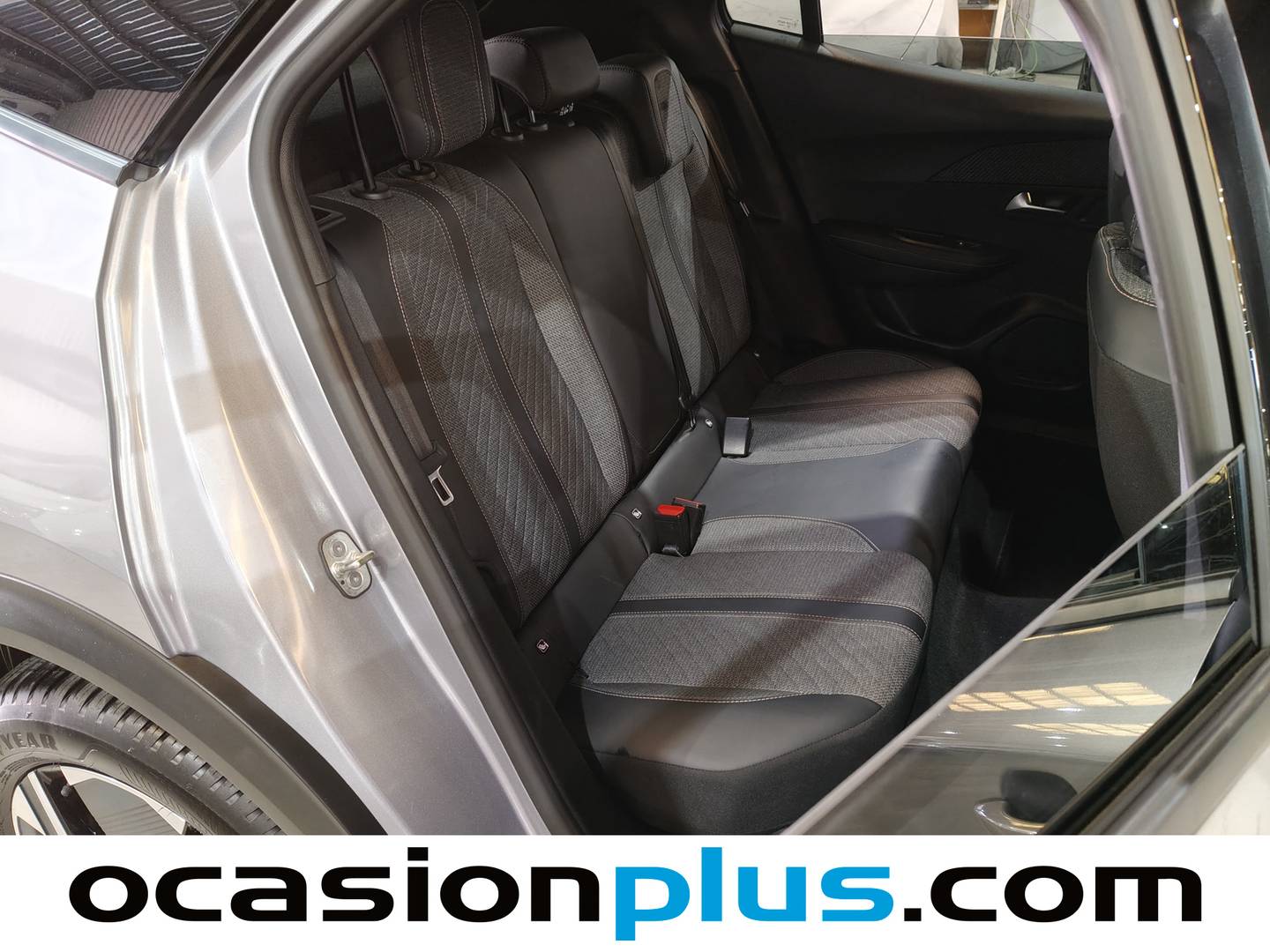 Foto asientos traseros Peugeot 2008 Peugeot 2008 Allure Hybrid eDCS6 107 kW (145 CV)