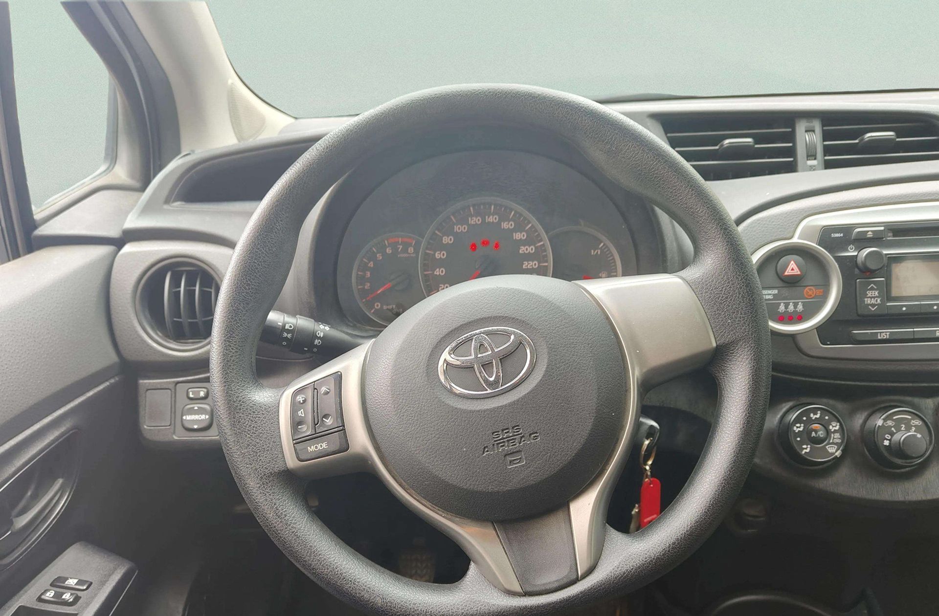 Toyota Yaris 70 Active - foto 16