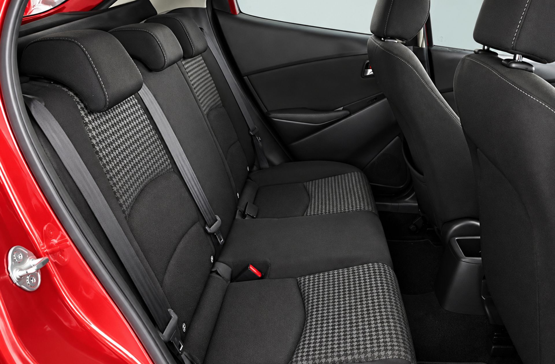 Mazda2 1.5 GE Black Tech Edition - foto 15