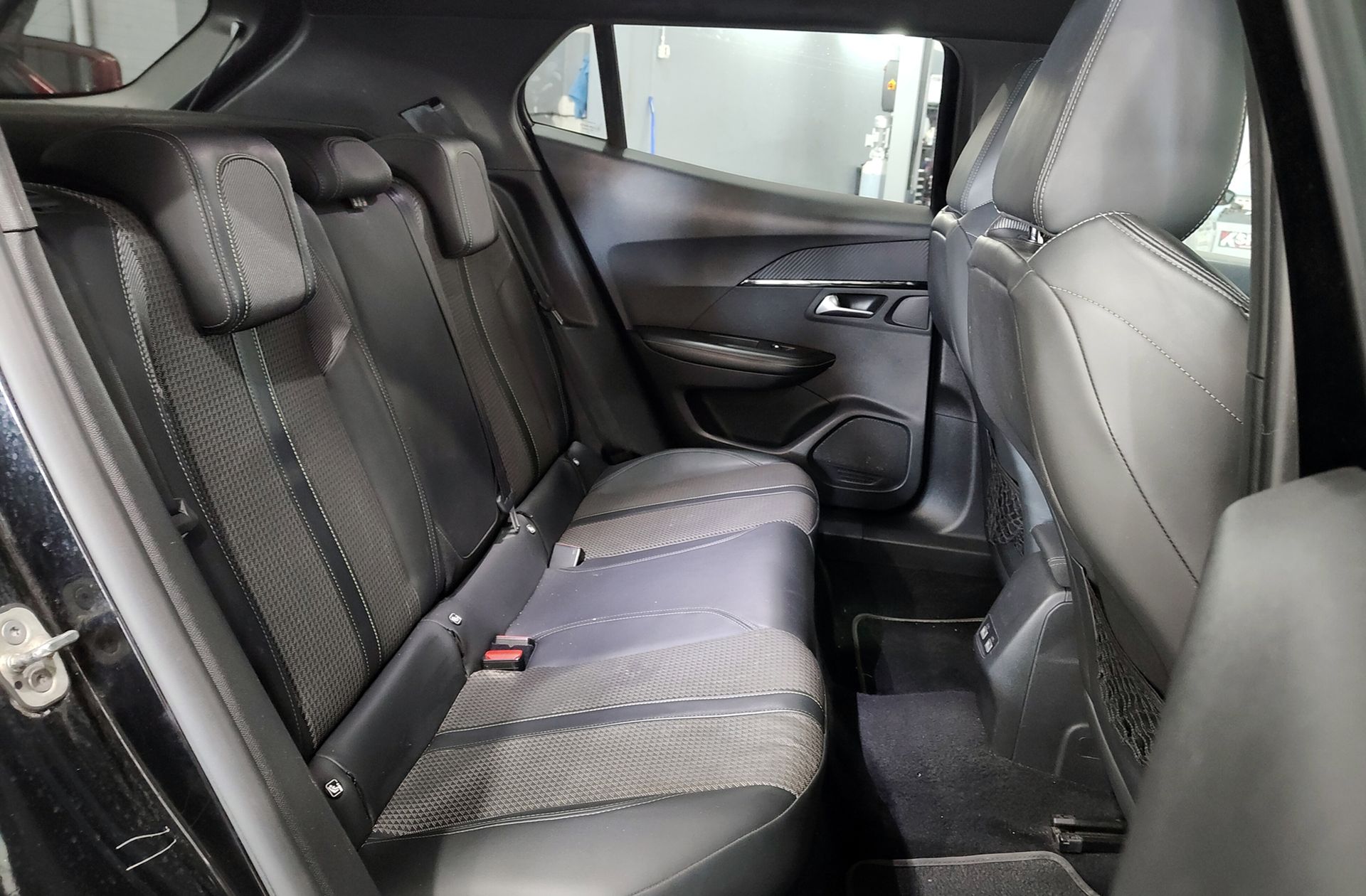 Peugeot 2008 PureTech 130 GT - foto 19