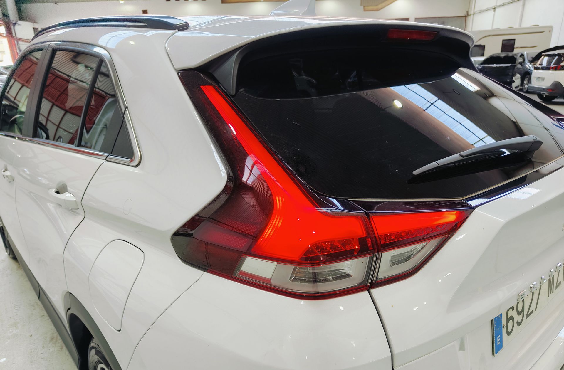 Mitsubishi Eclipse Cross 2.4 PHEV Kaiteki 4WD - foto 17