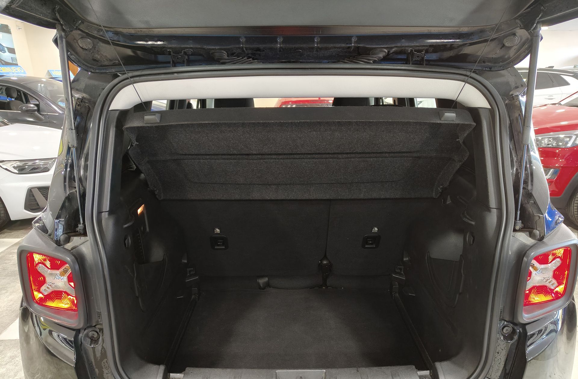 Jeep Renegade eHybrid 1.5 Limited ATX - foto 13