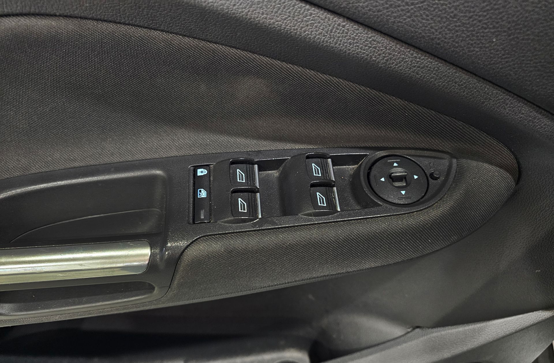 Ford C-Max 1.0 EcoBoost Titanium - foto 31