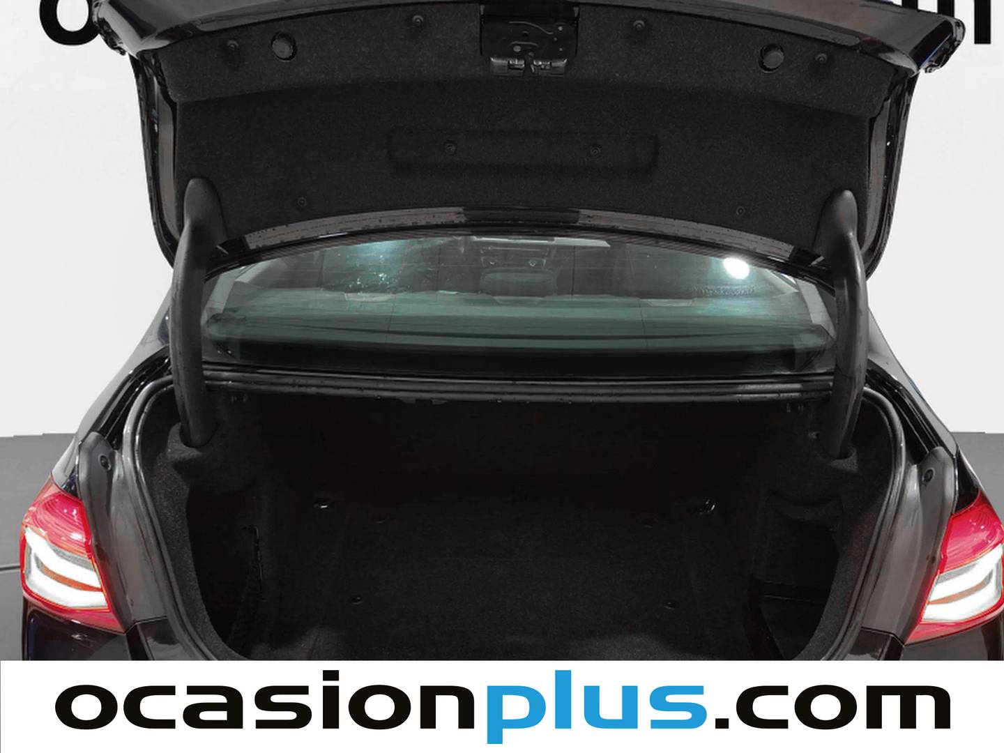 Fotos maletero BMW Serie 3 BMW Serie 3 318d Business (150 CV)