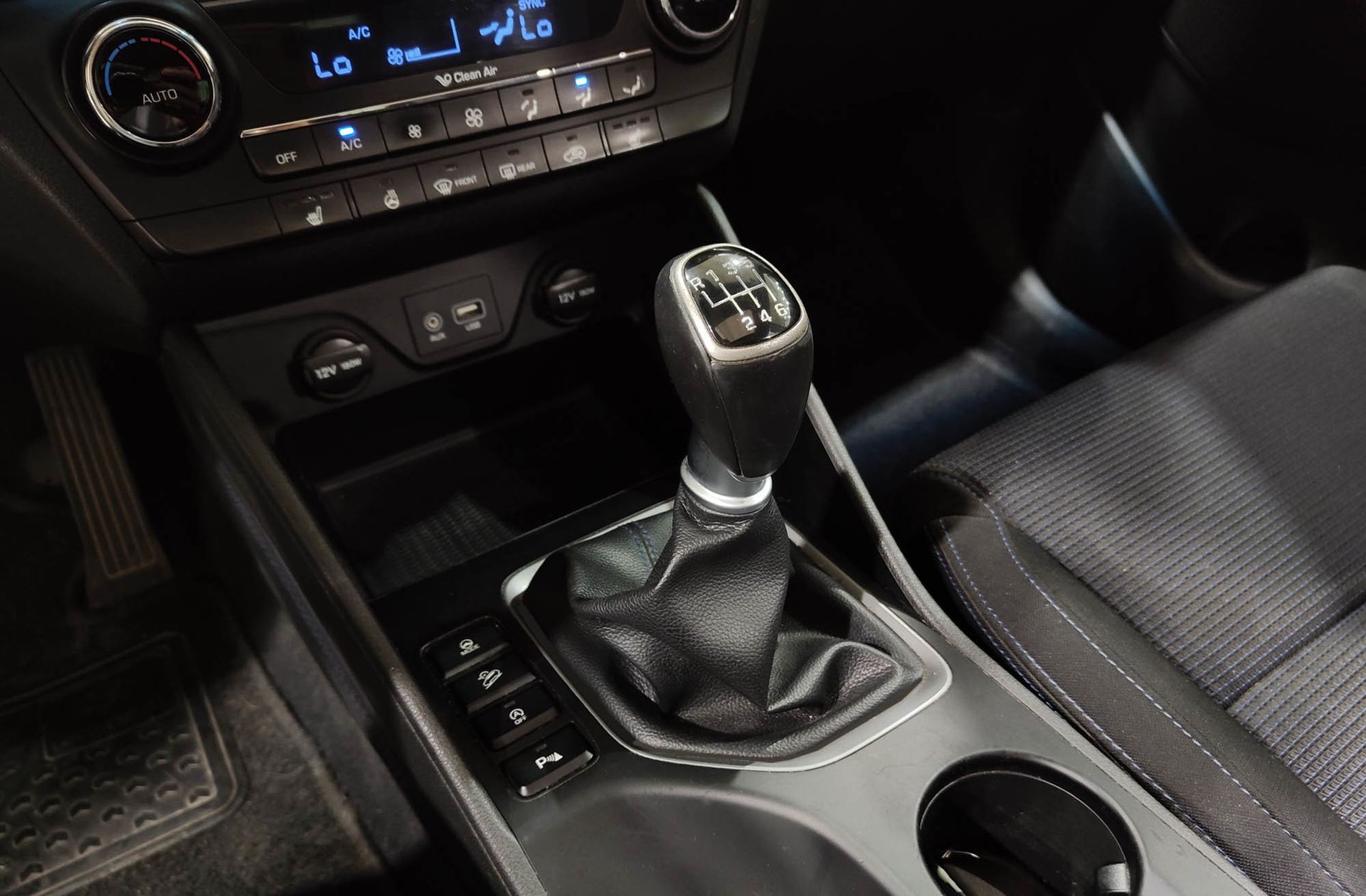 Hyundai Tucson 1.7 CRDi BlueDrive Tecno Sky 4x2 - foto 5