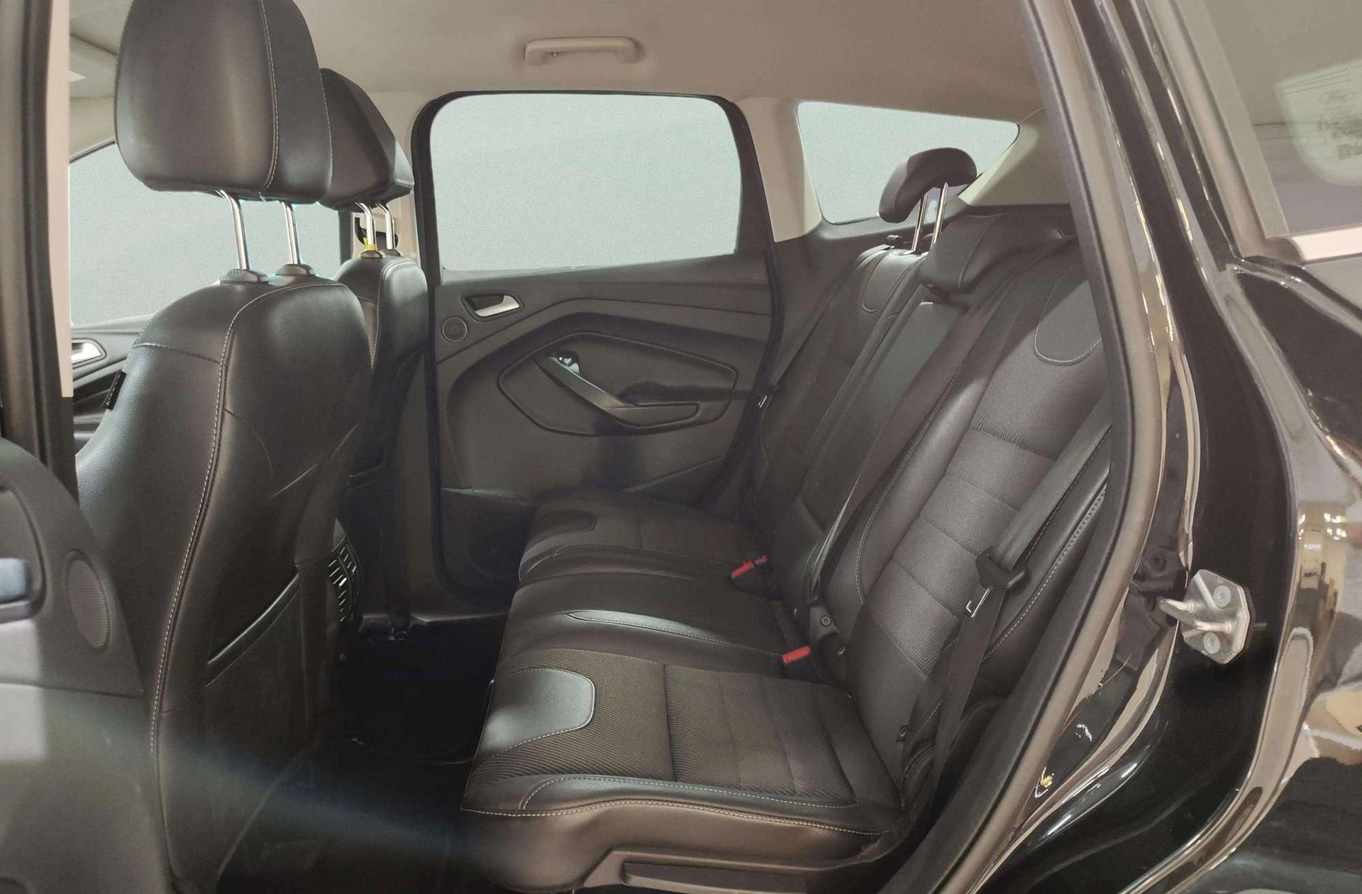 Ford Kuga 1.6 EcoBoost Titanium 4x2 - foto 14