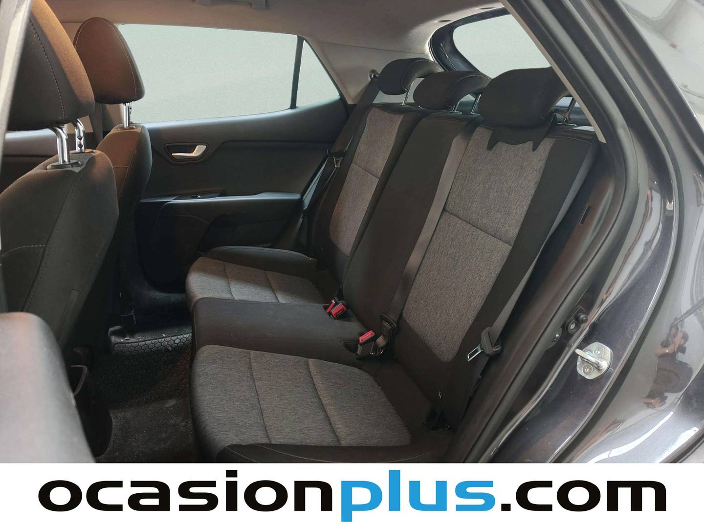 Foto asientos traseros KIA Stonic Kia Stonic 1.2 CVVT Concept Eco-Dynamic (84 CV)