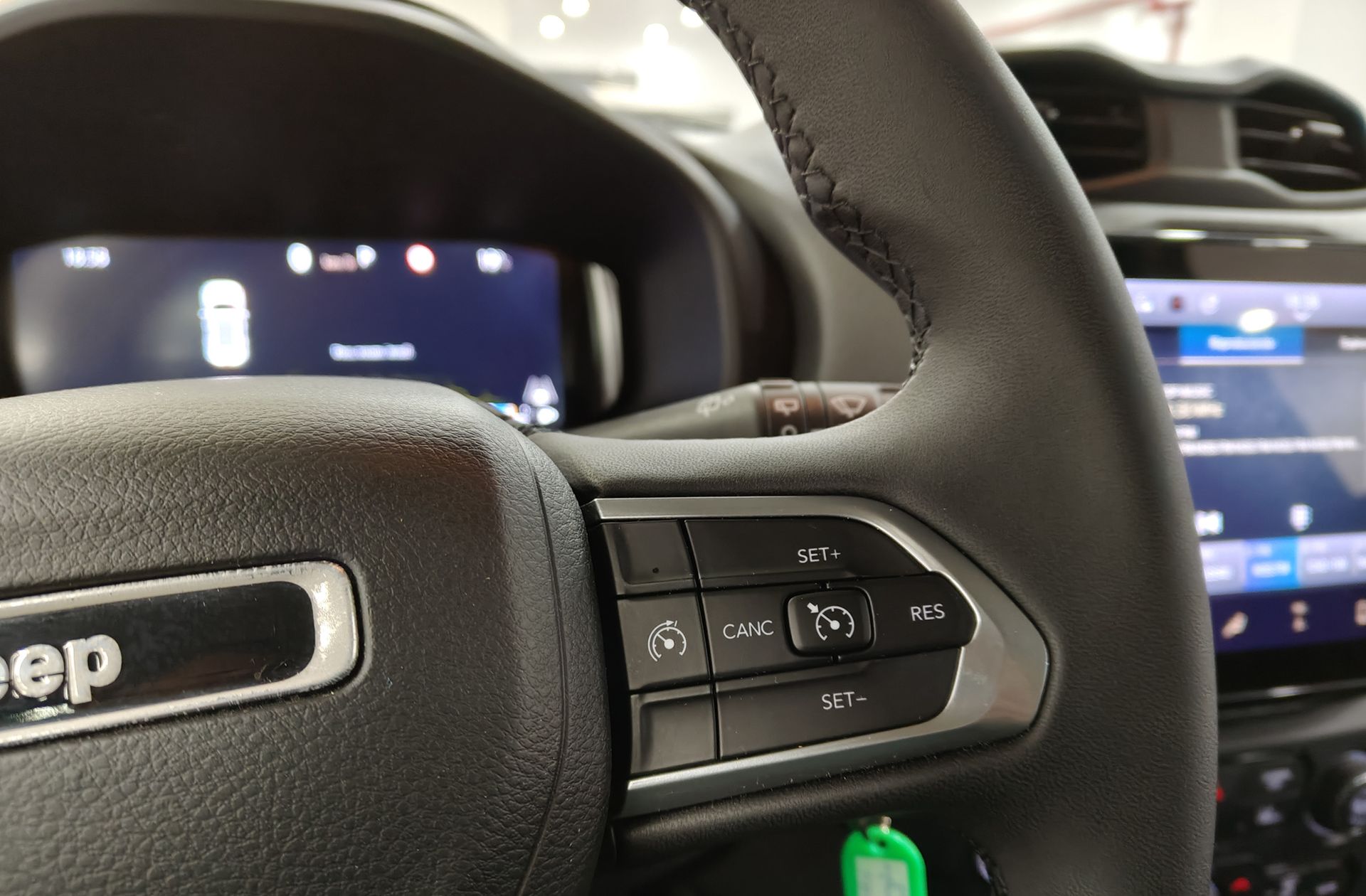 Jeep Renegade eHybrid 1.5 Limited ATX - foto 27