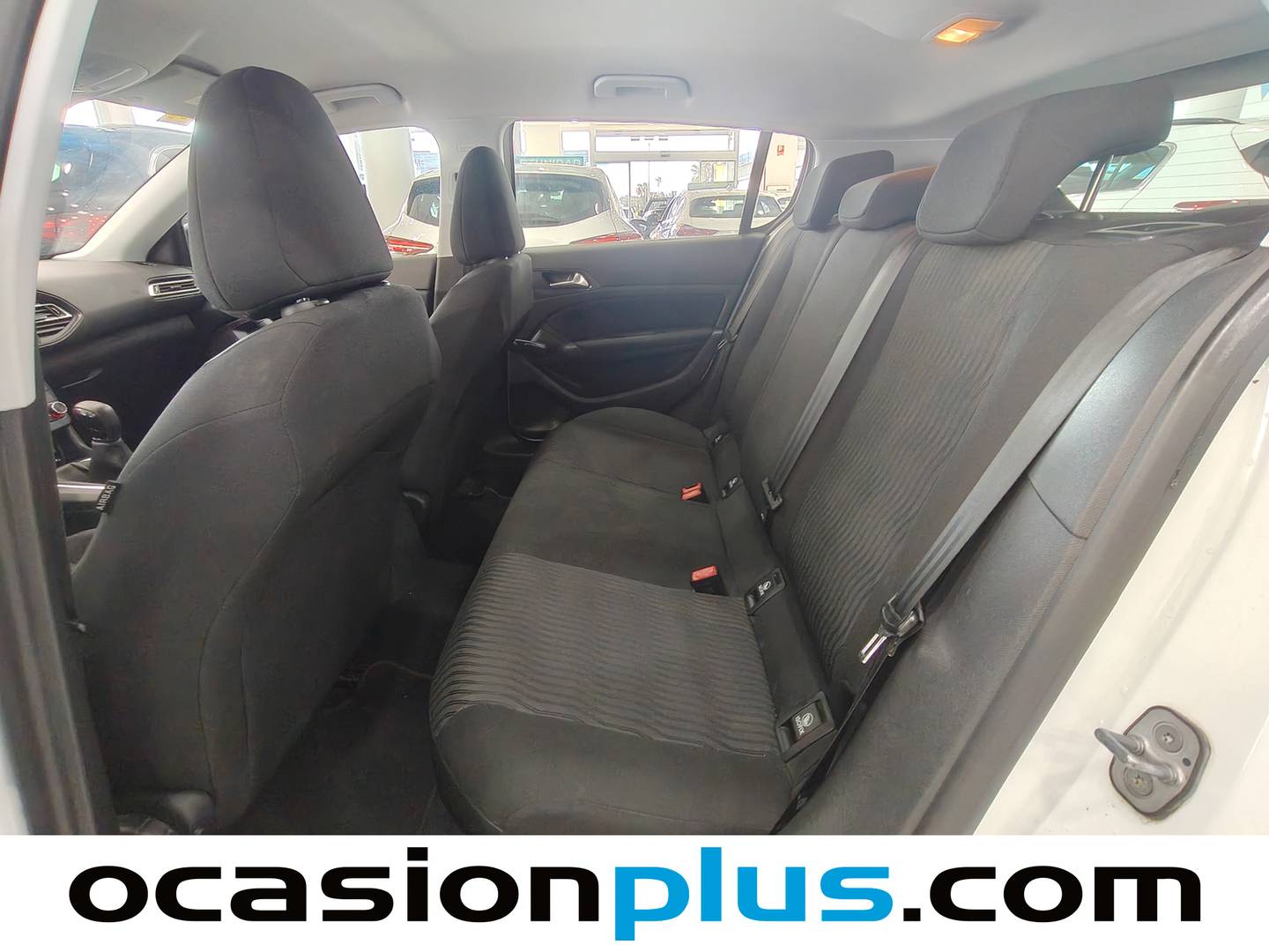Foto asientos traseros Peugeot 308 Peugeot 308 1.2 PureTech S&S Access (110 CV)