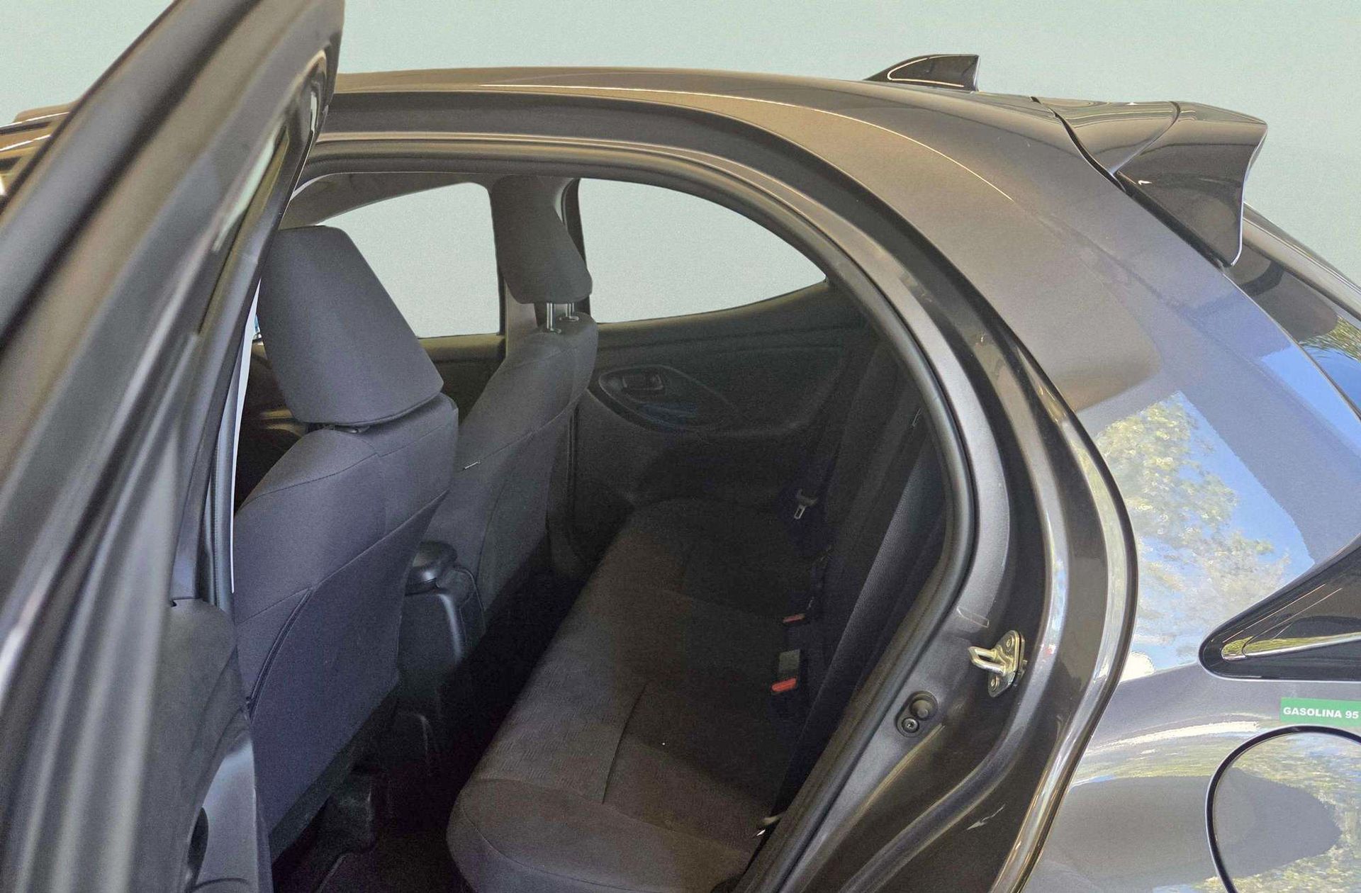 Toyota Yaris 120H Active Plus - foto 10