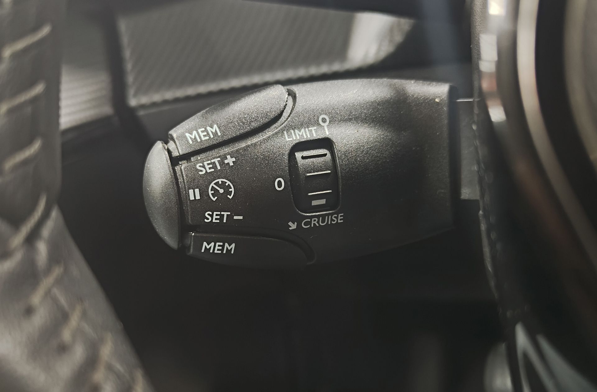 Peugeot 208 PureTech 100 Allure Pack - foto 25