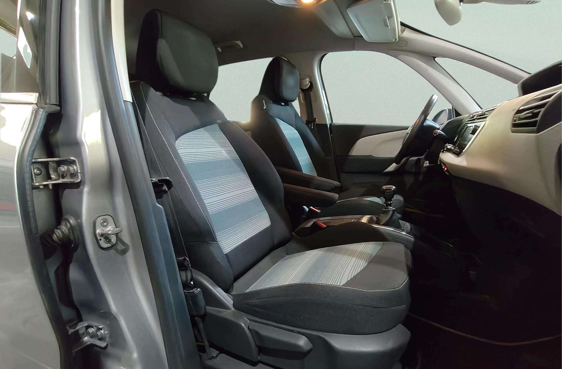 Citroën C4 SpaceTourer BlueHDi 120 Rip Curl - foto 19