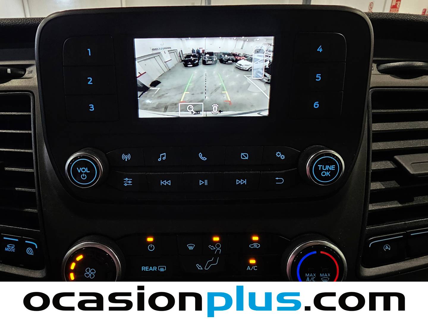 Extras y acabados del Ford Transit Ford Transit Kombi 350 L2H2 Trend (130 CV)