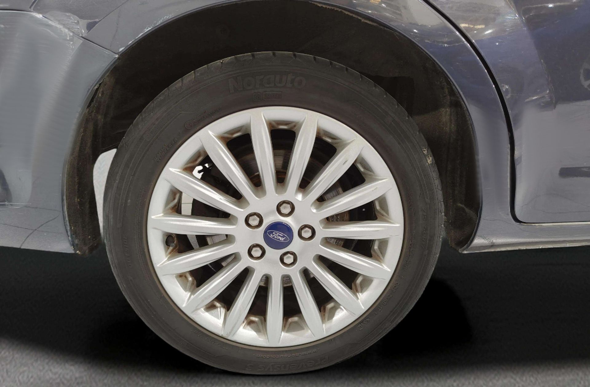 Ford Mondeo 2.0 TDCi Limited Edition - foto 31