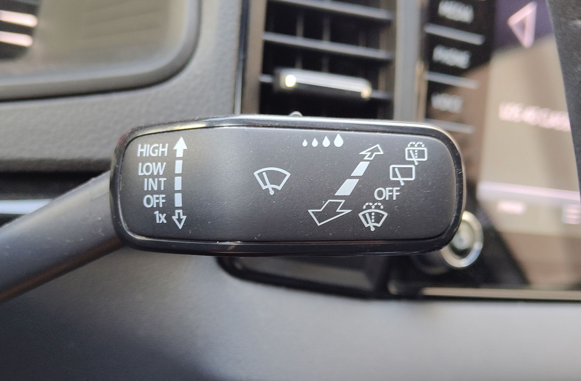 Škoda Karoq 1.5 TSI ACT Sportline DSG - foto 27