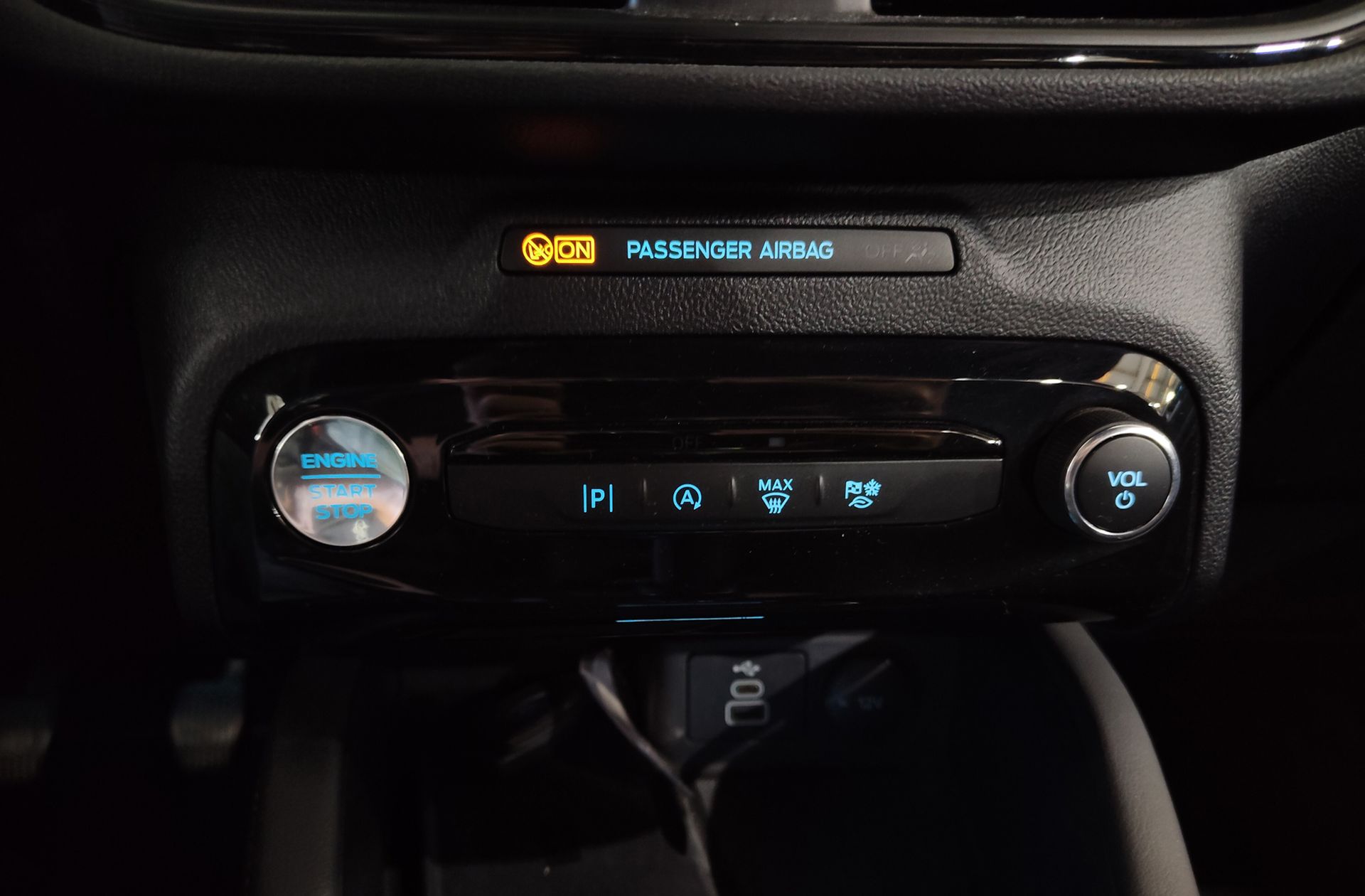 Ford Kuga 1.5T EcoBoost ST-Line 4x2 - foto 34