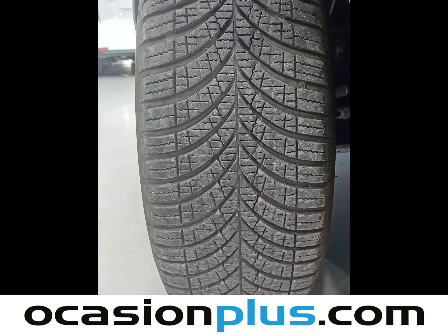 Foto Peugeot 2008 Peugeot 2008 Allure Hybrid eDCS6 (145 CV)