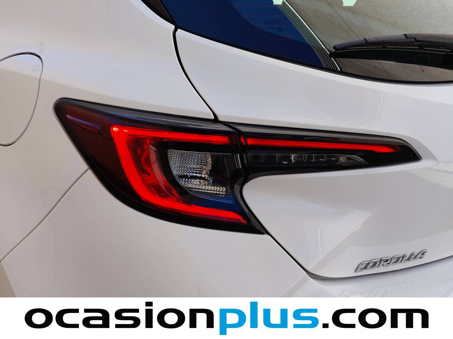 Extras del Toyota Corolla Toyota Corolla 140H Business (140 CV)