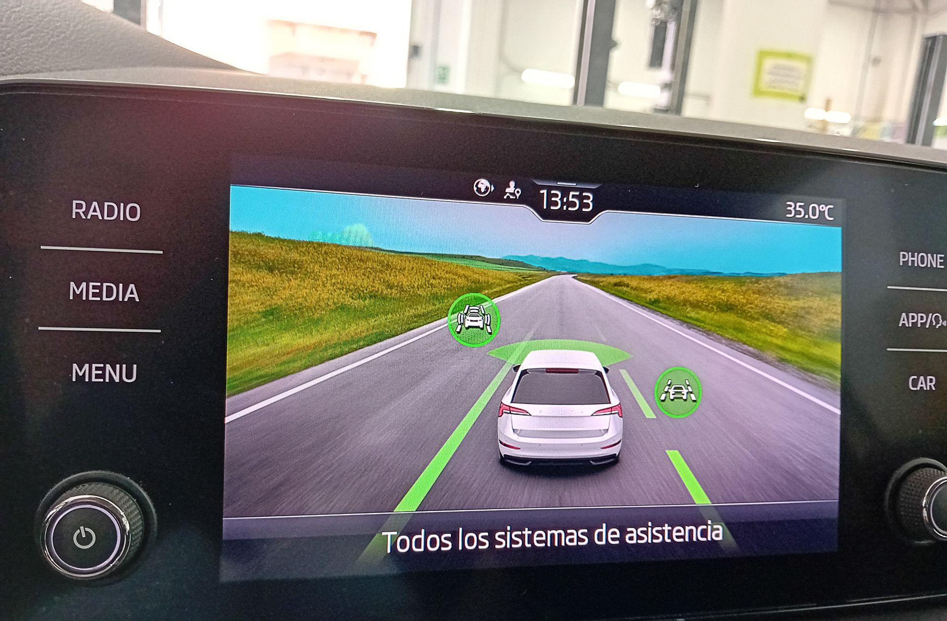 Škoda Scala 1.5 TSI Emotion - foto 12