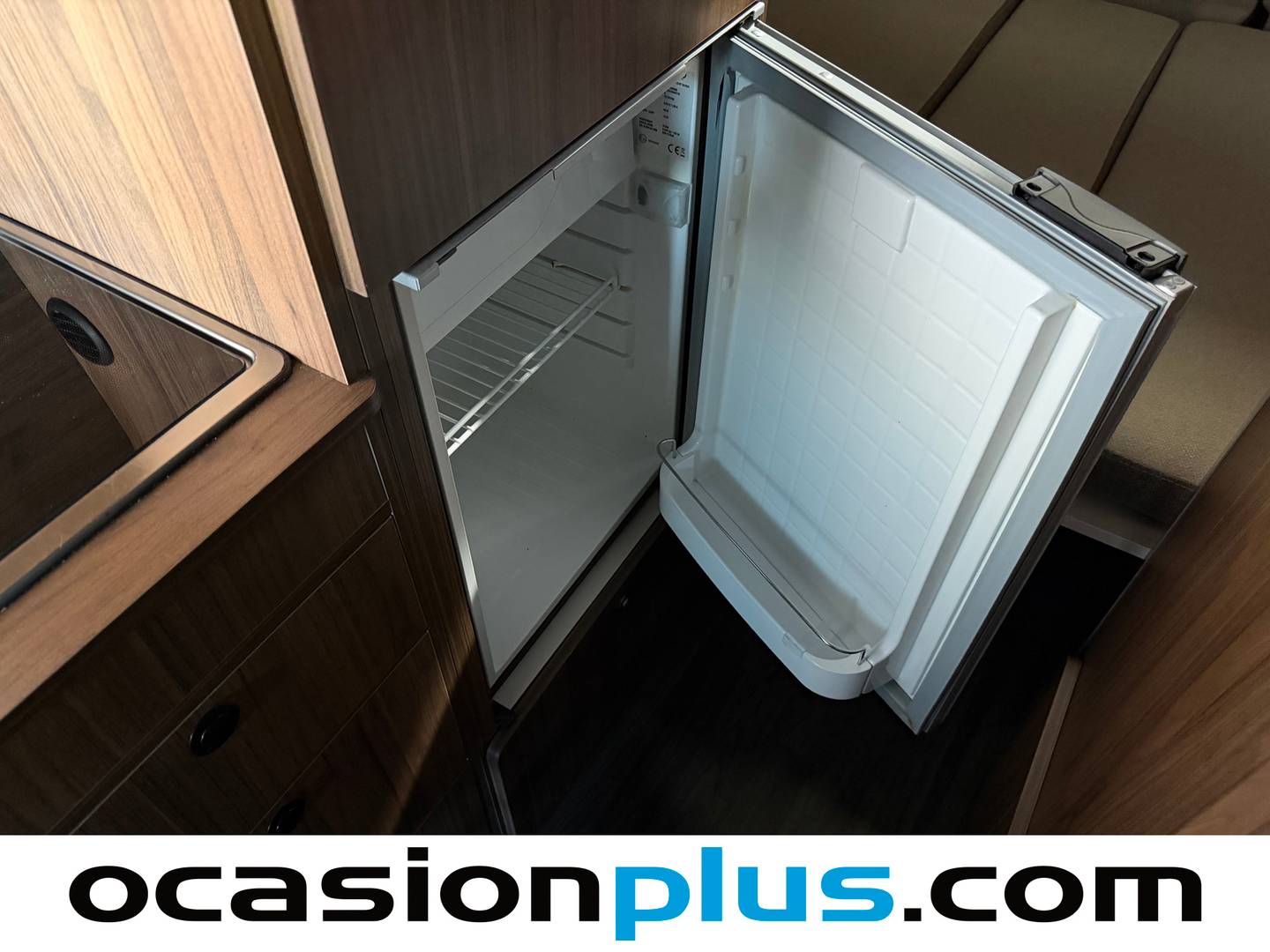 Equipamiento del Iveco Daily Iveco Daily 2.3 TD 35S 16S V 3520L/H2 Blue Power (156 CV) 3 Plazas Camperizada