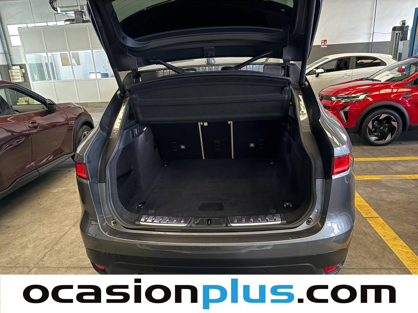 Foto Jaguar F-Pace Jaguar F-PACE 2.0T i4 Prestige AWD Auto (250 CV)