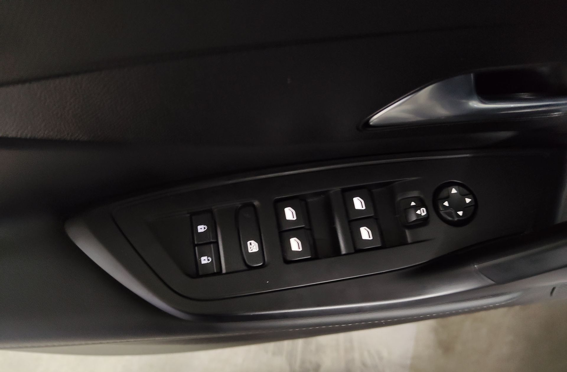 Peugeot 308 Allure Hybrid eDCS6 - foto 37