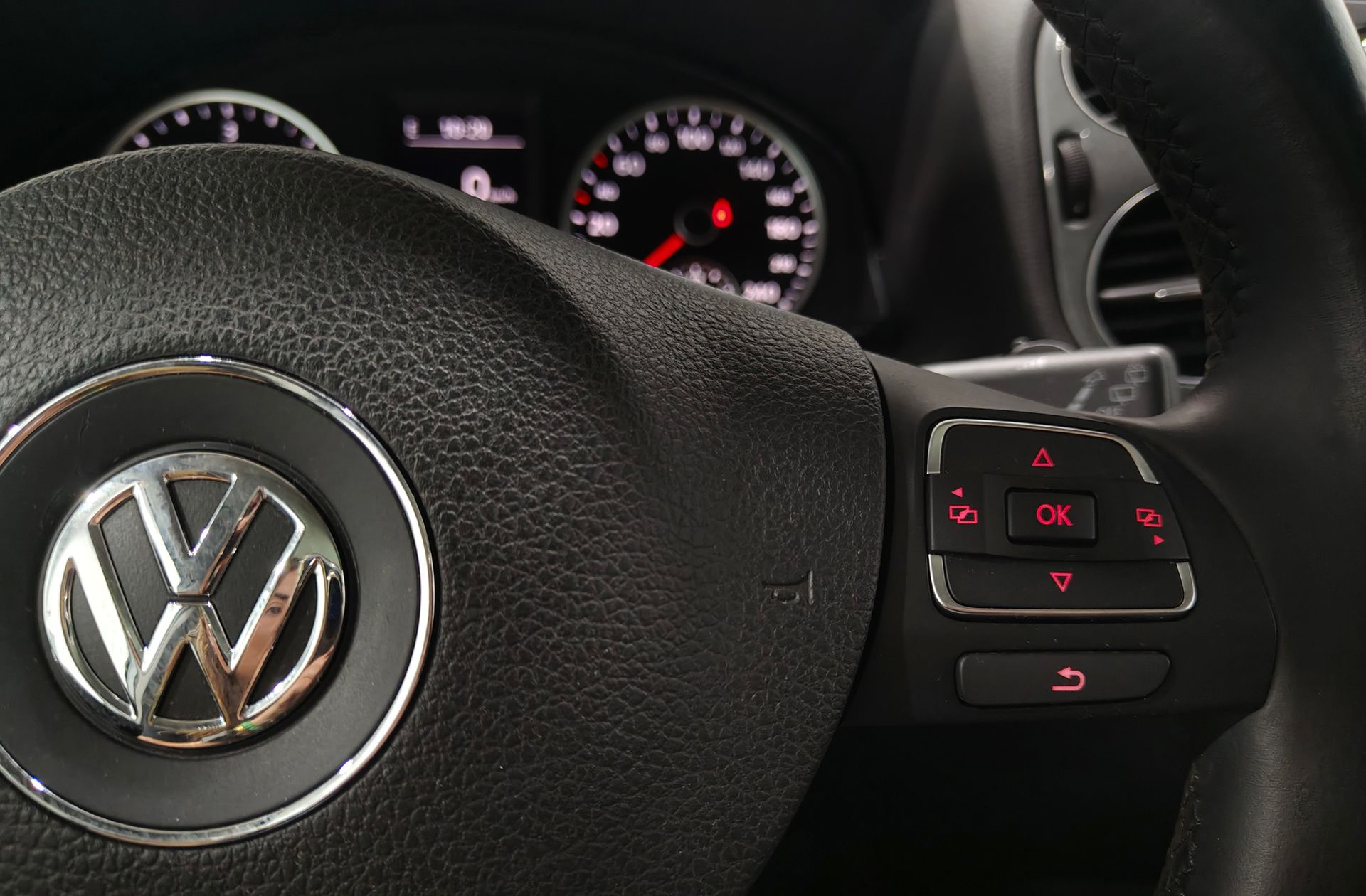 Volkswagen Tiguan T1 2.0 TDI 4x2 - foto 30