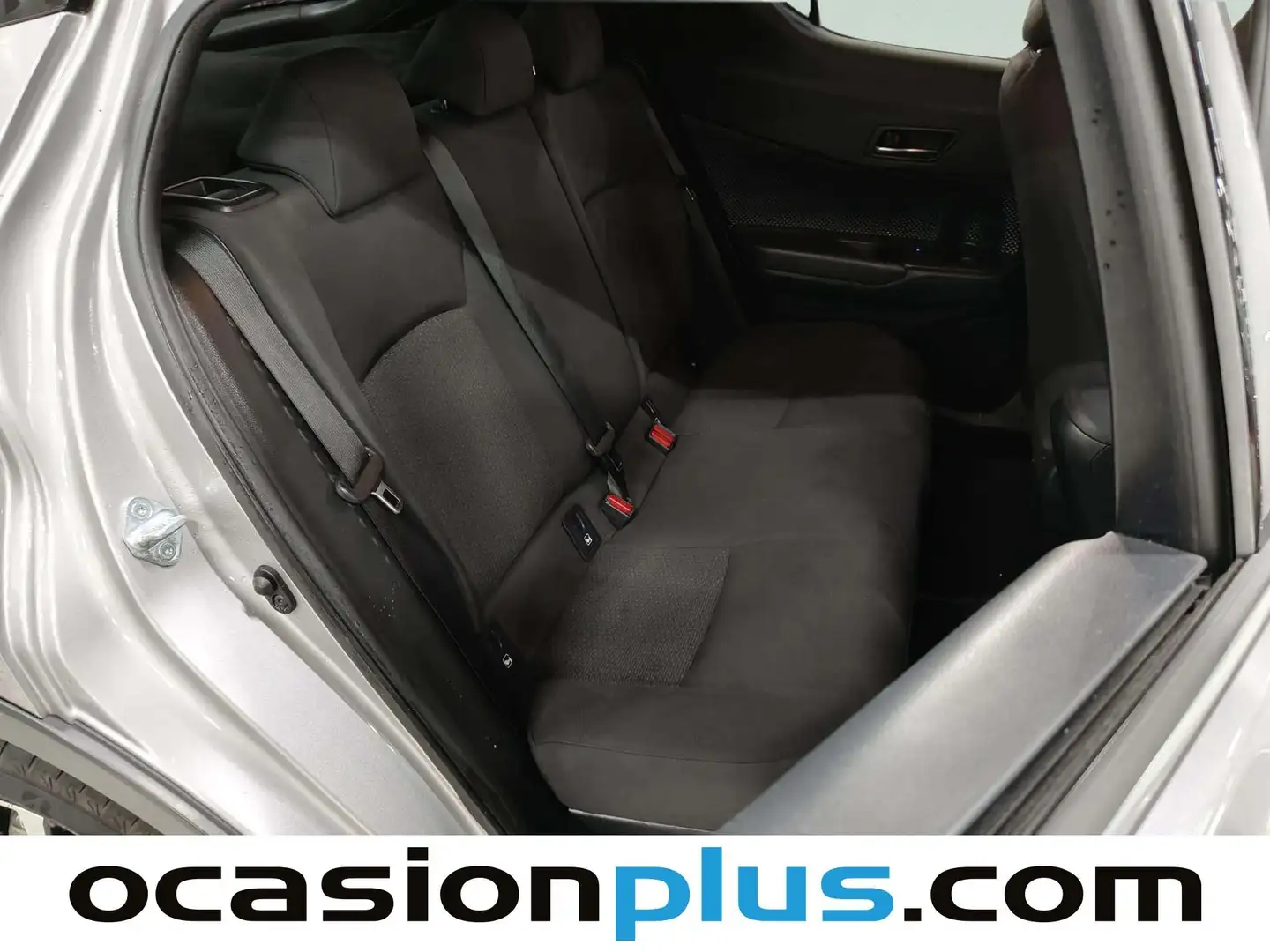 Foto Toyota C-HR Toyota C-HR 1.8 125H Advance (122 CV)