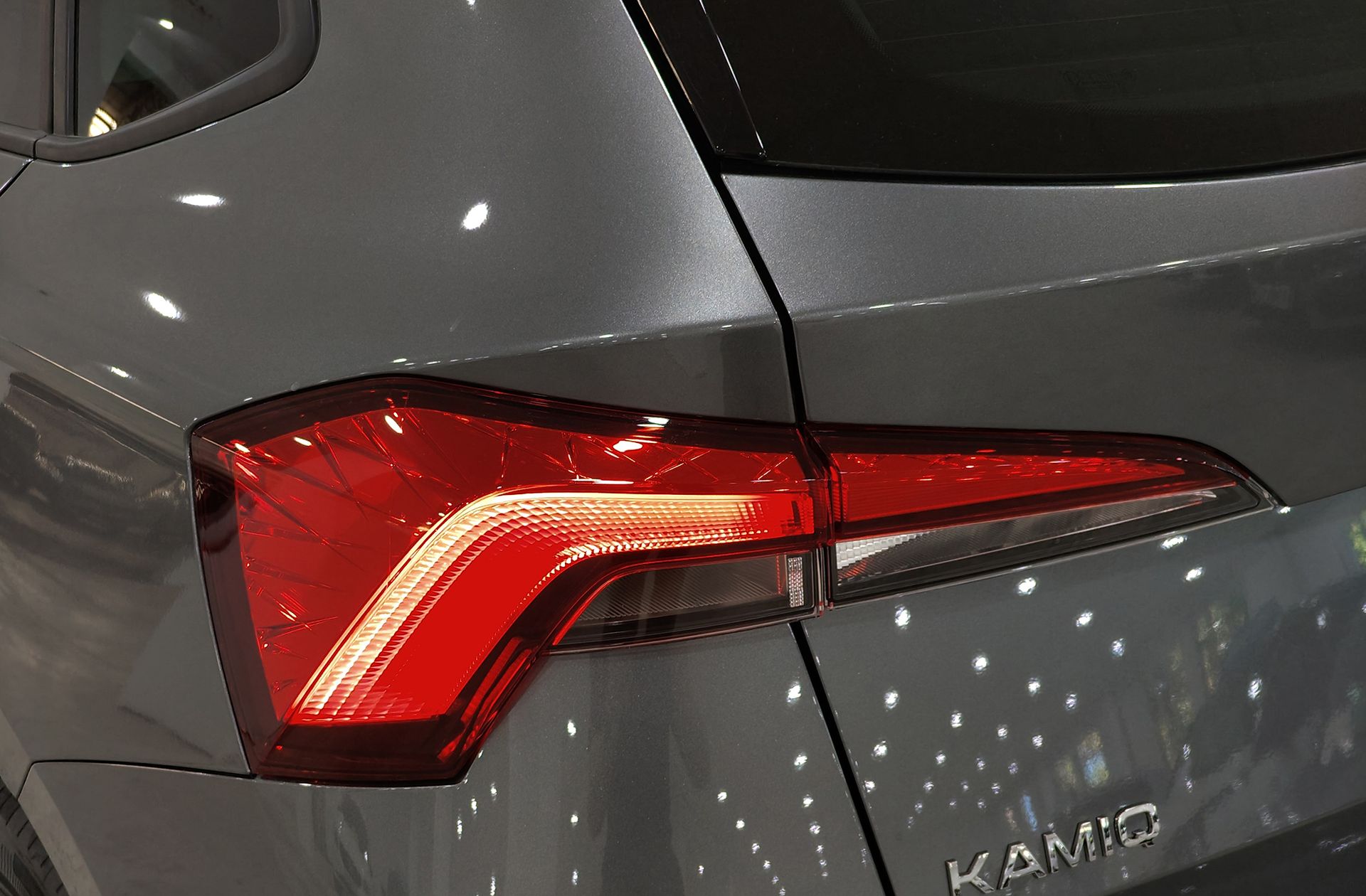 Škoda Kamiq 1.0 TSI Selection DSG - foto 17