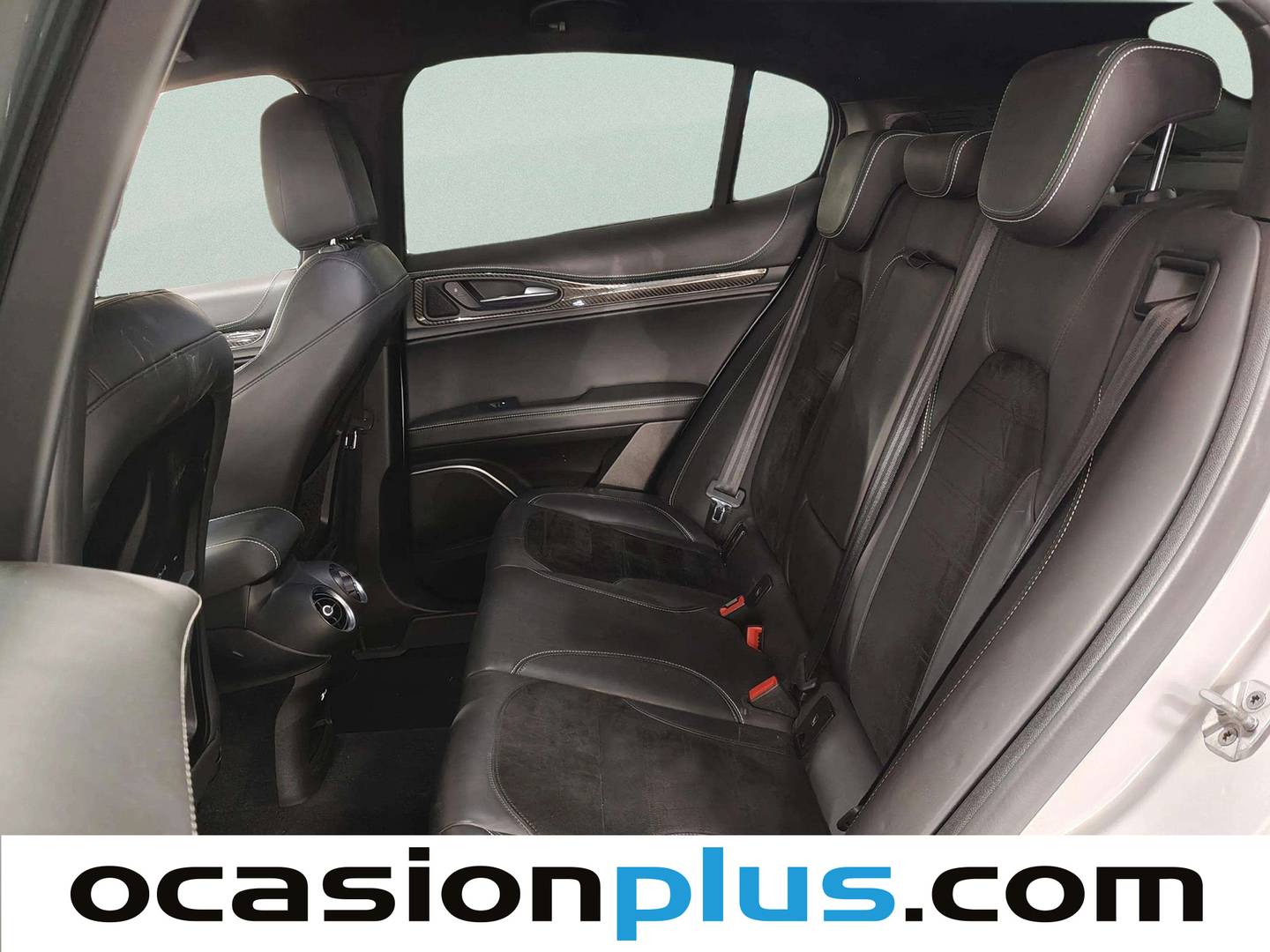 Foto asientos traseros Alfa Romeo Stelvio Alfa Romeo Stelvio 2.9 Gasolina Quadrifoglio Q4 (510 CV)