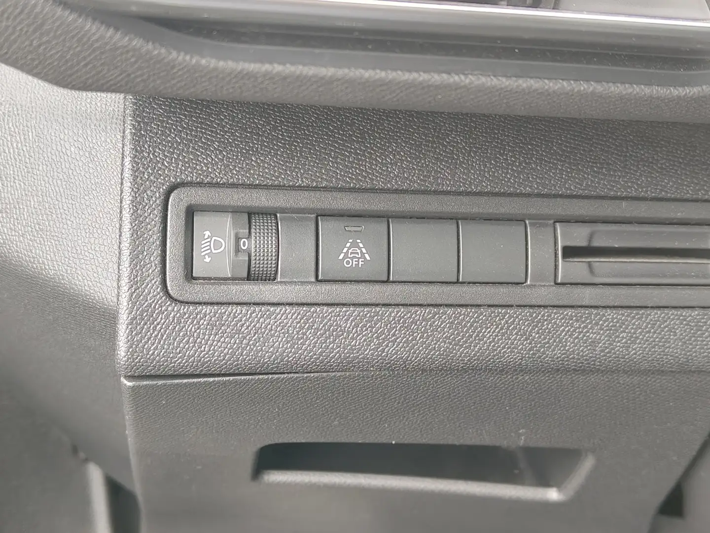 Foto Peugeot 5008 Peugeot 5008 PureTech 130 S&S Allure Pack EAT8 (130 CV) 7 Plazas