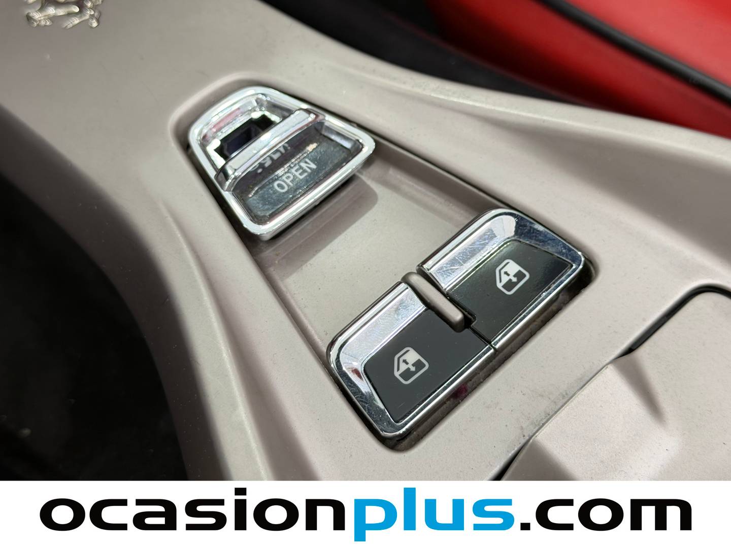 Equipamiento del Ferrari California Ferrari California 4.3 V8 (460 CV)