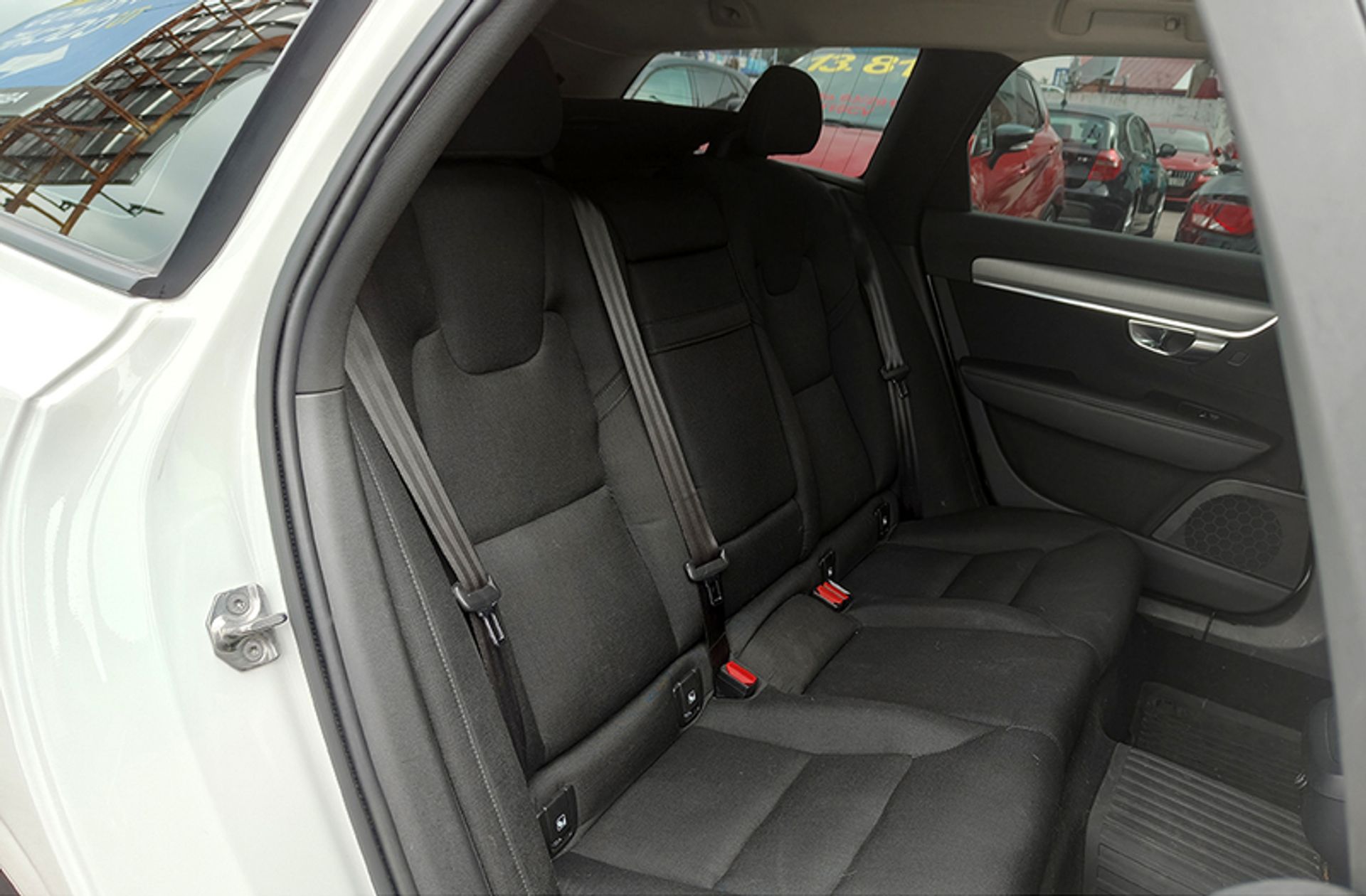Volvo V90 D4 Momentum - foto 19