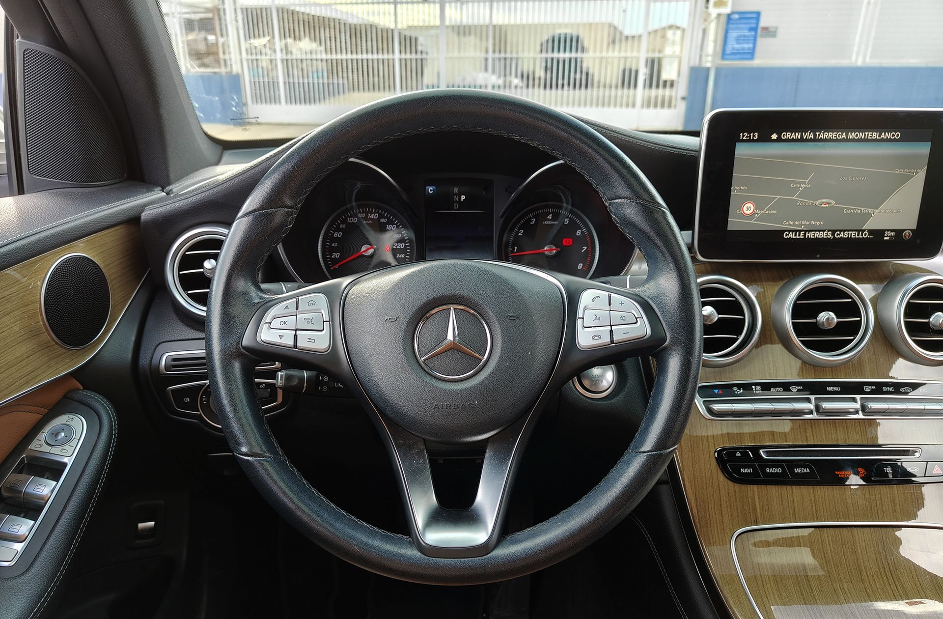 Mercedes-Benz GLC Coupé 250 4Matic Pack AMG - foto 23