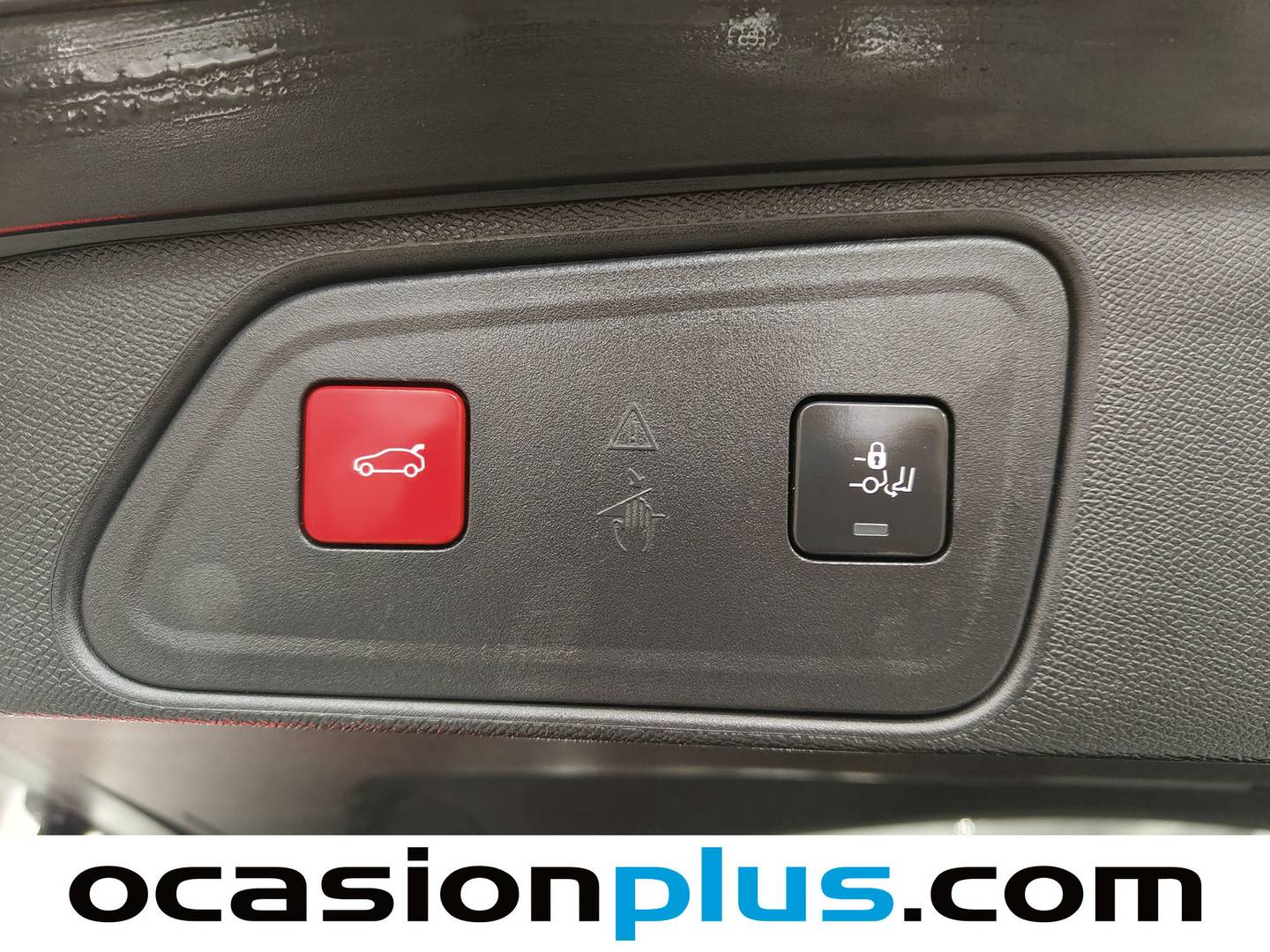 Foto Peugeot 3008 Peugeot 3008 PureTech 130 S&S GT EAT8 (130 CV)