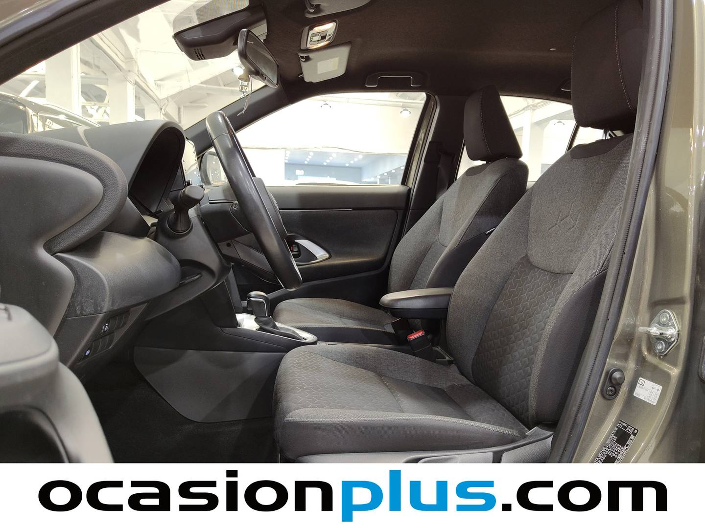 Foto asientos delanteros Toyota Yaris Cross Toyota Yaris Cross 120H Active Tech (116 CV)