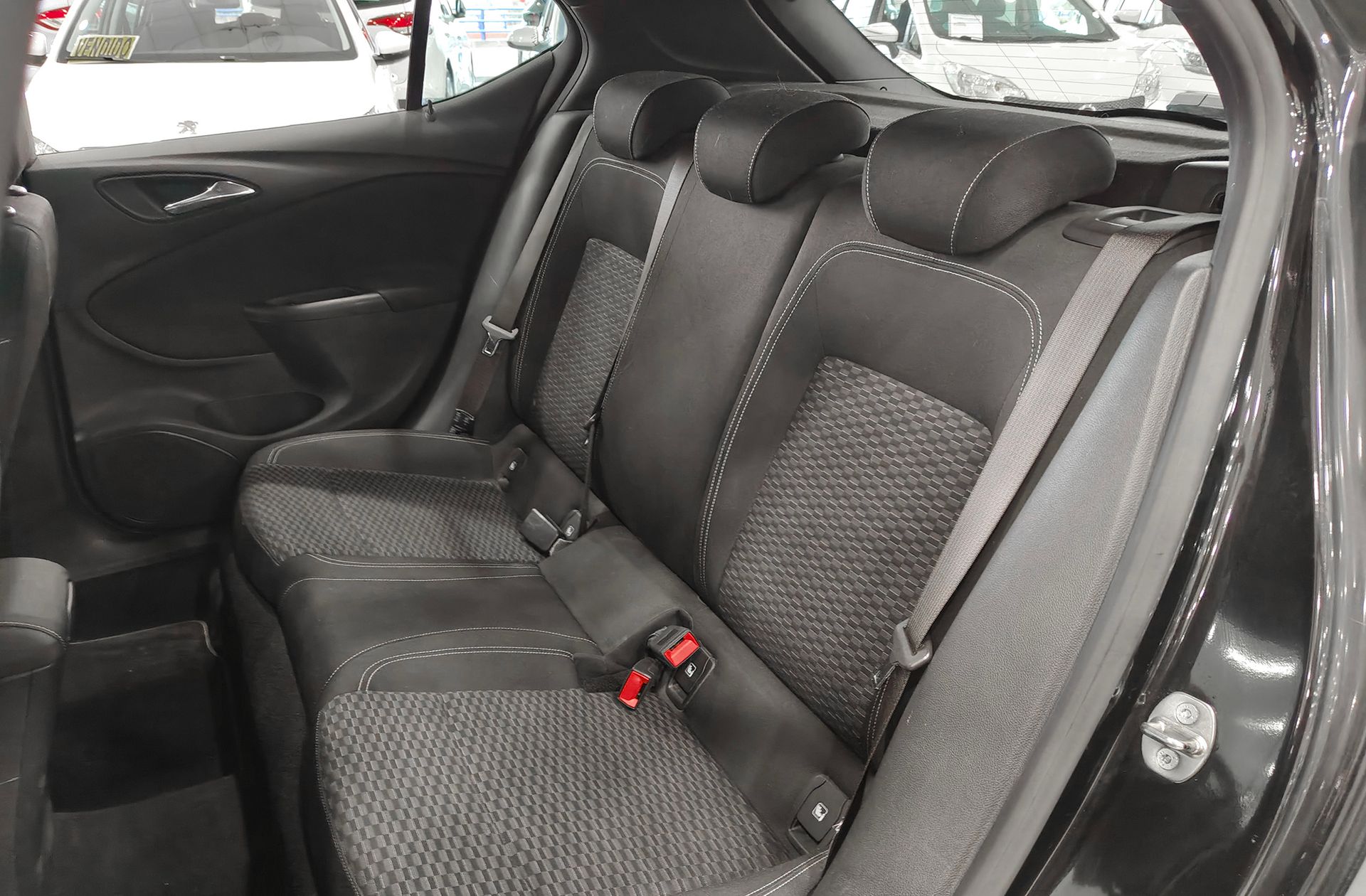 Opel Astra 1.6 CDTi Dynamic - foto 11
